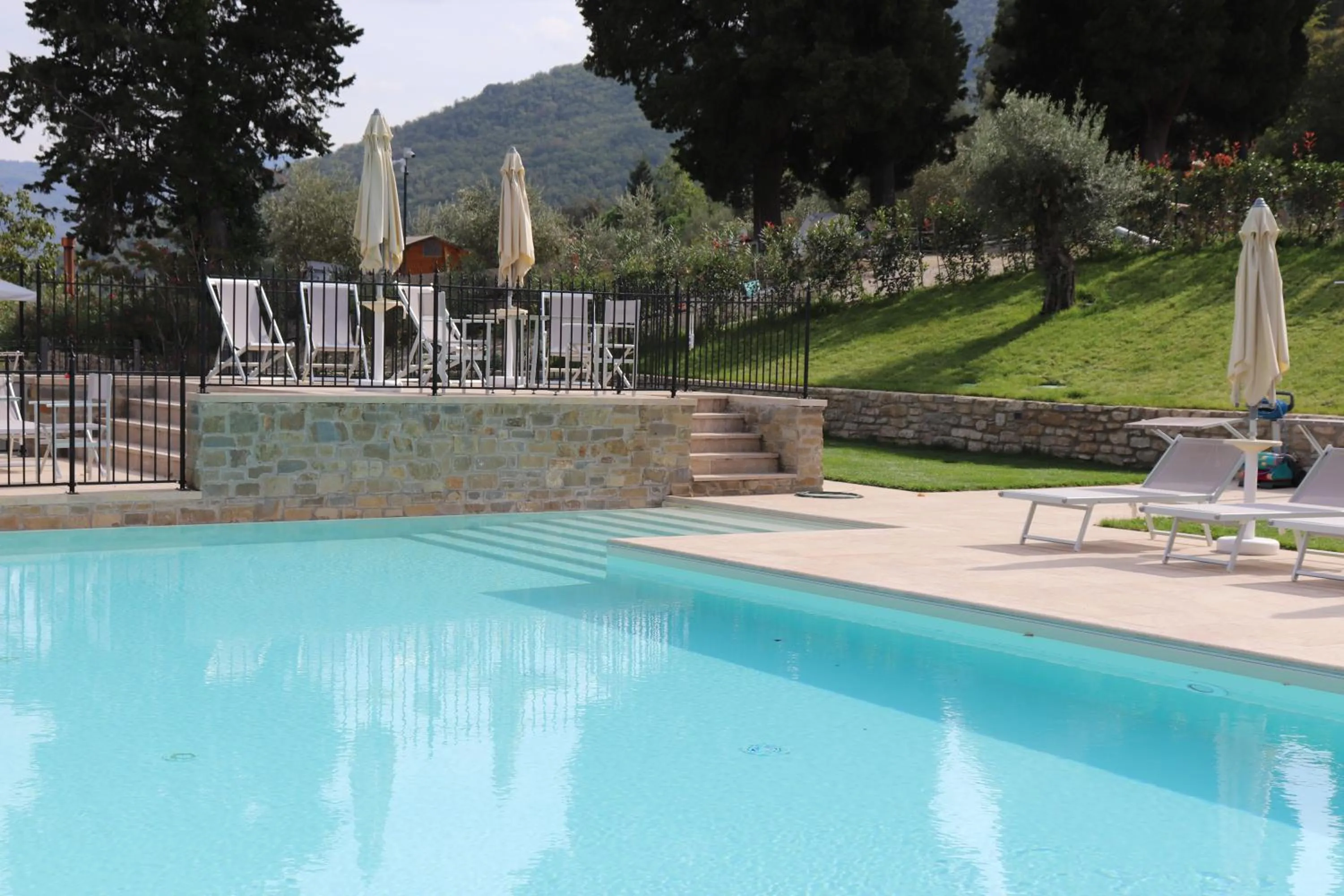 Swimming pool in Borgo di Villa Cellaia Resort & SPA