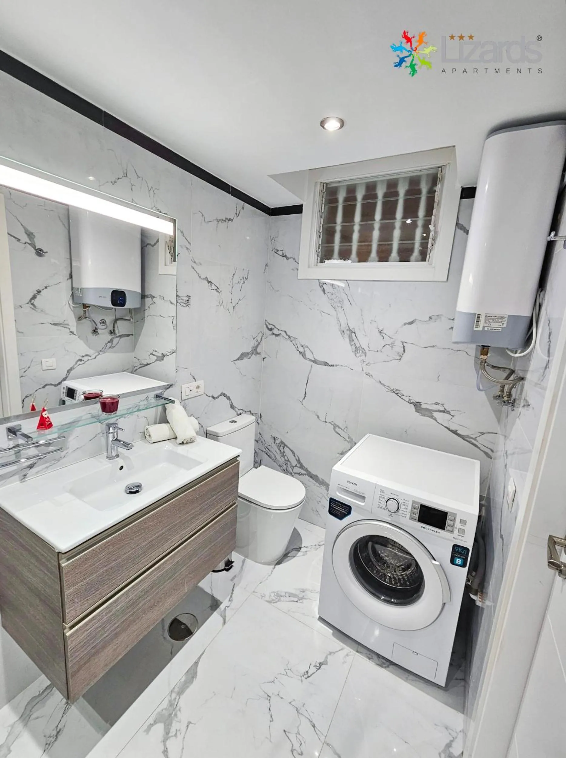 Toilet in 7Lizards - Ocean View Apartments