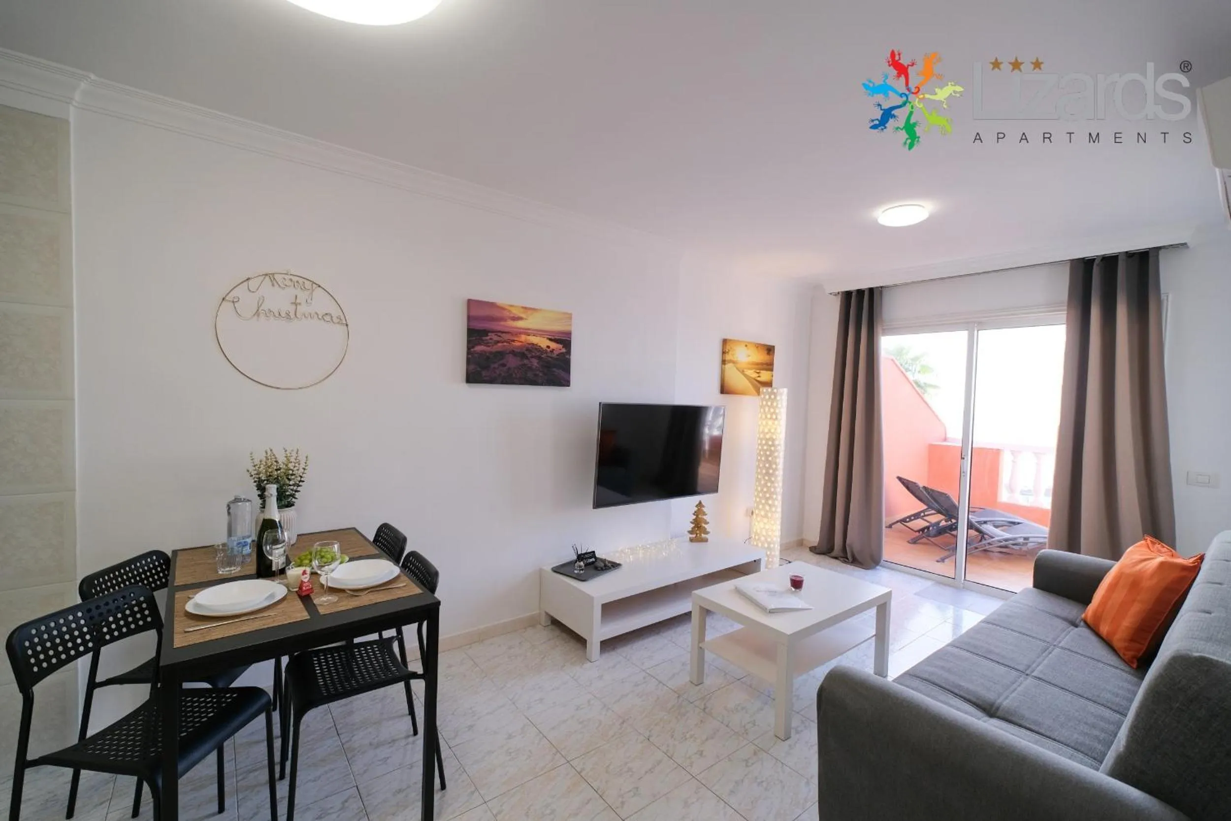 TV and multimedia in 7Lizards - Ocean View Apartments