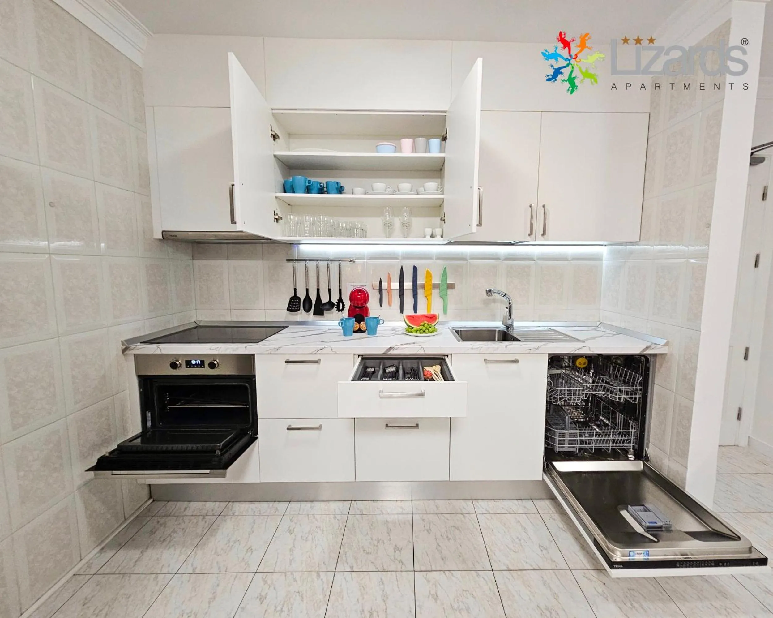 Kitchen or kitchenette in 7Lizards - Ocean View Apartments