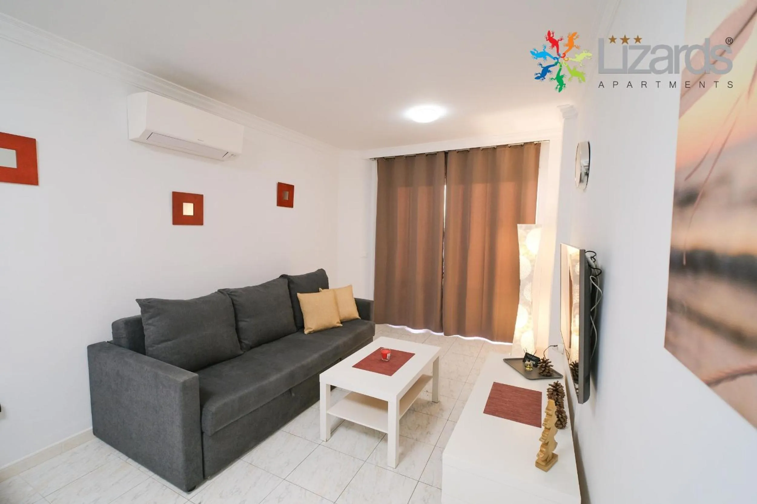 TV and multimedia in 7Lizards - Ocean View Apartments