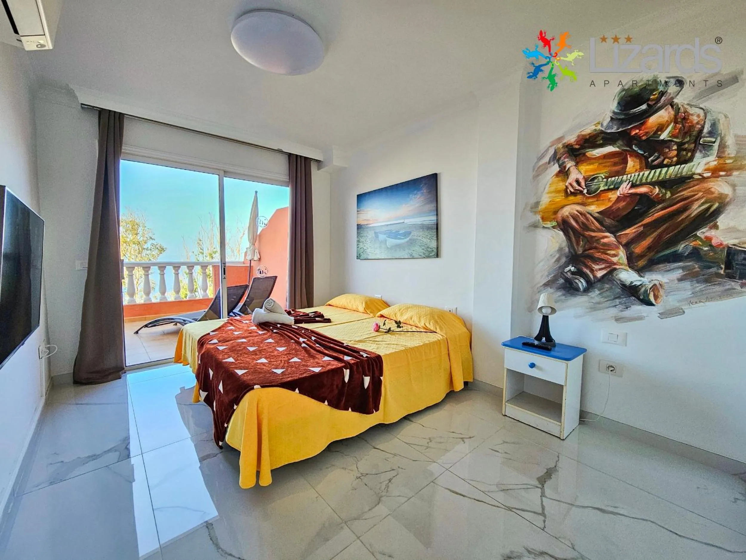 Bed in 7Lizards - Ocean View Apartments