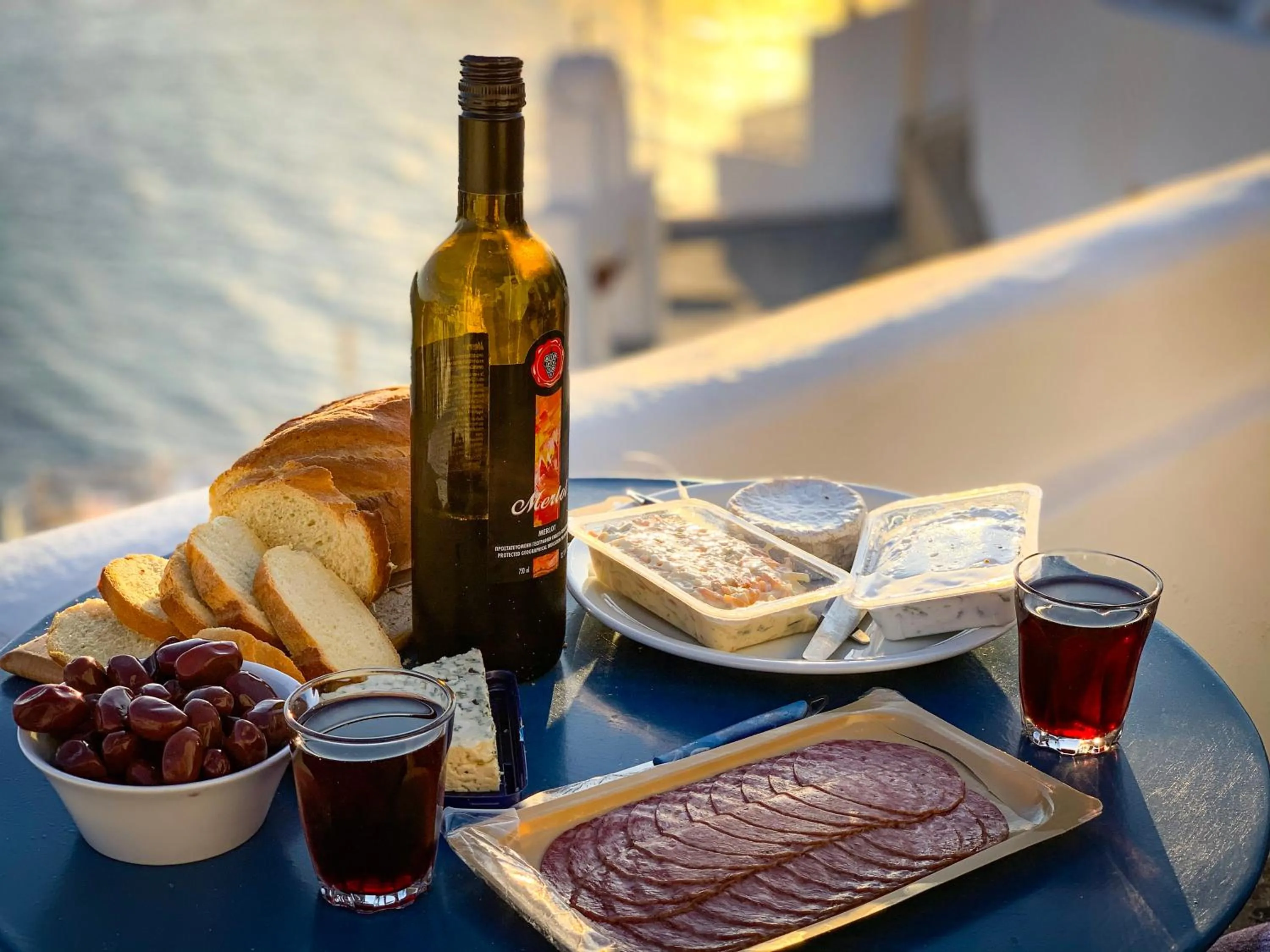 Food and drinks in Fotinos Houses