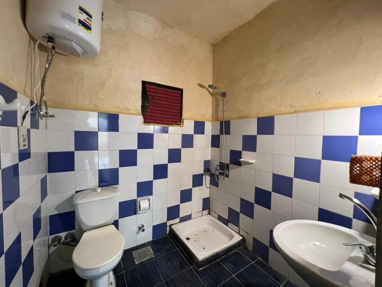 Shower in Zad El Mosafer Guest House