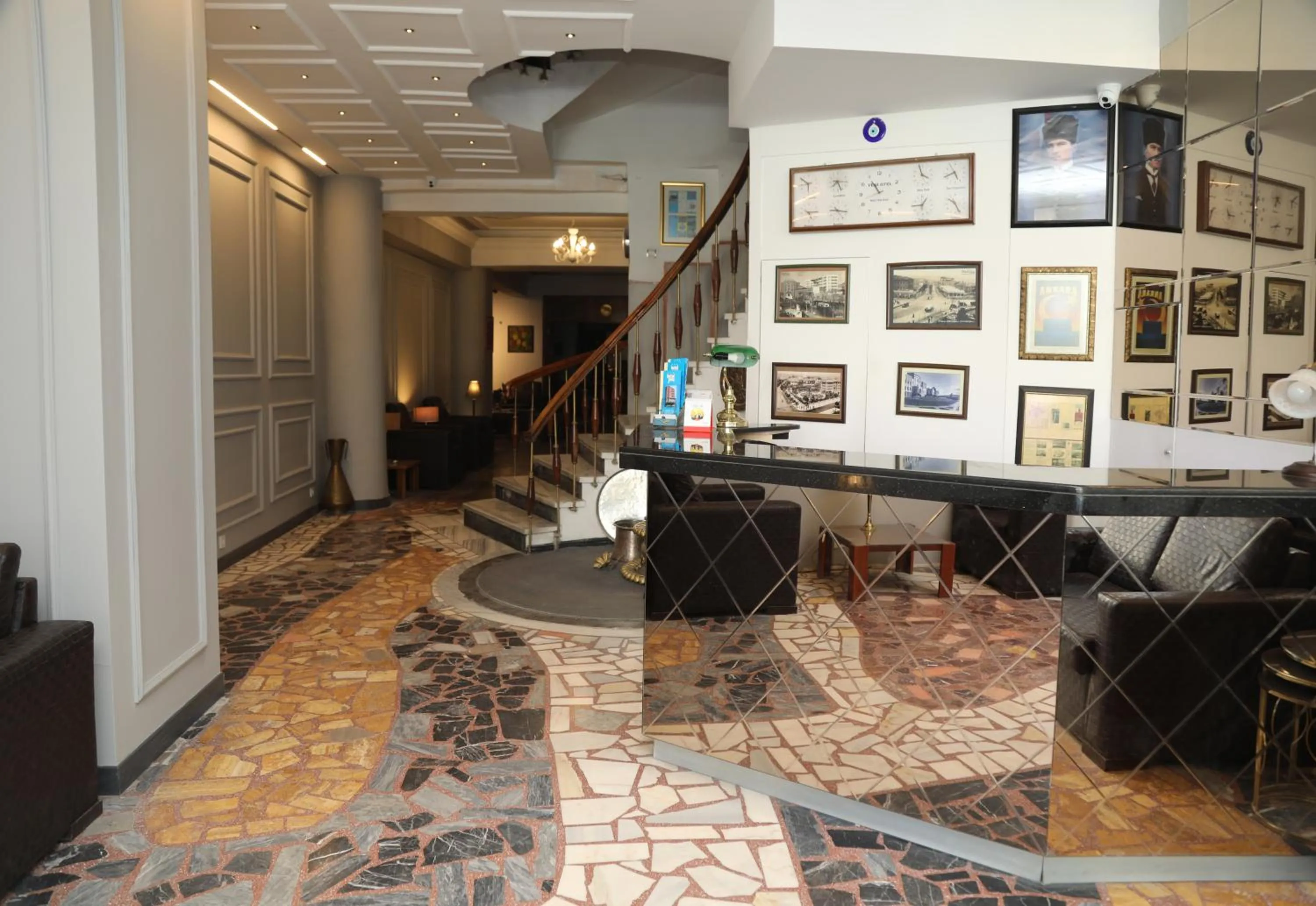 Lobby or reception in Cihan Palas