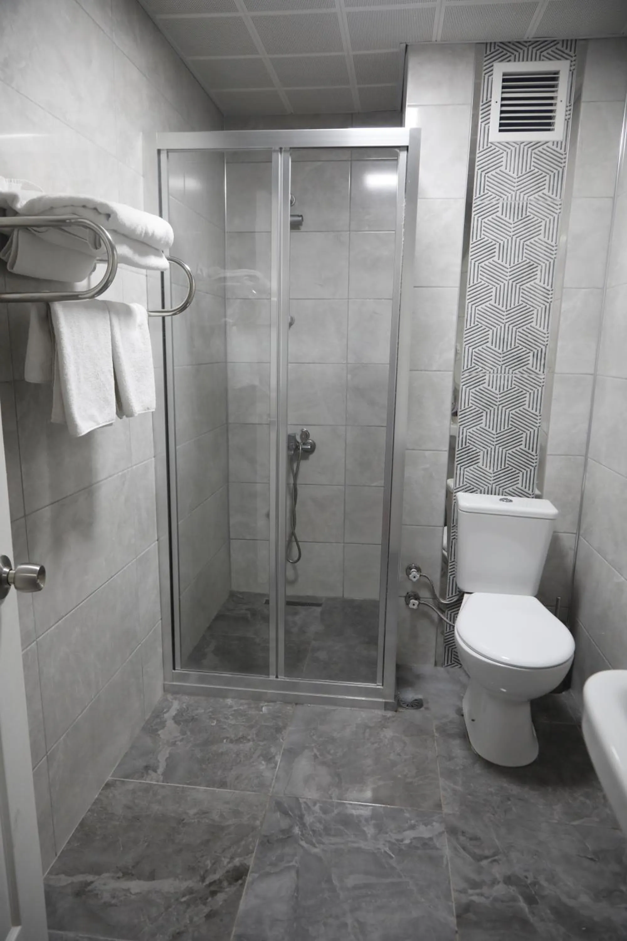 Shower in Cihan Palas