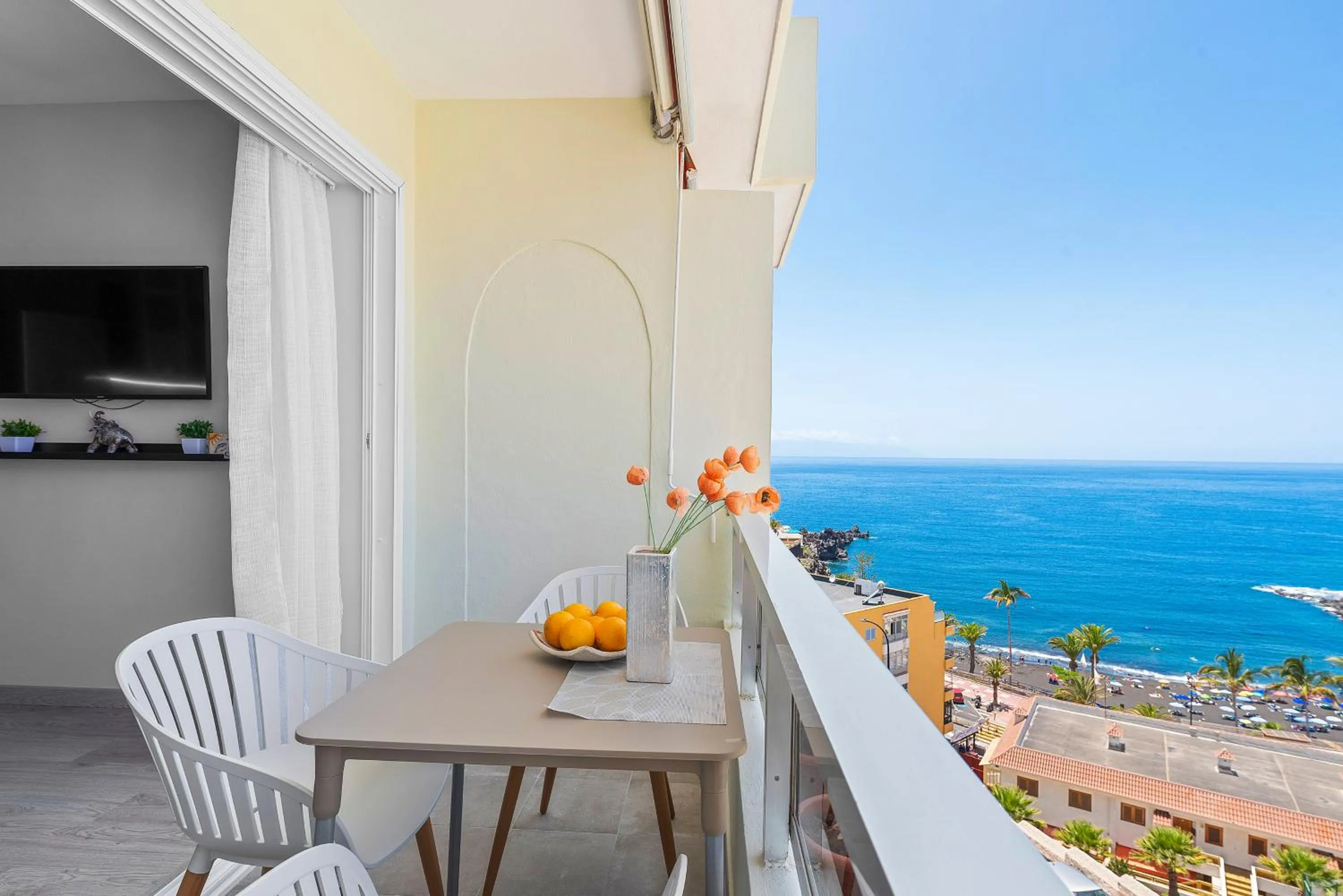 Balcony/Terrace in Arenas Negras Playa La Arena, Newly Renovated