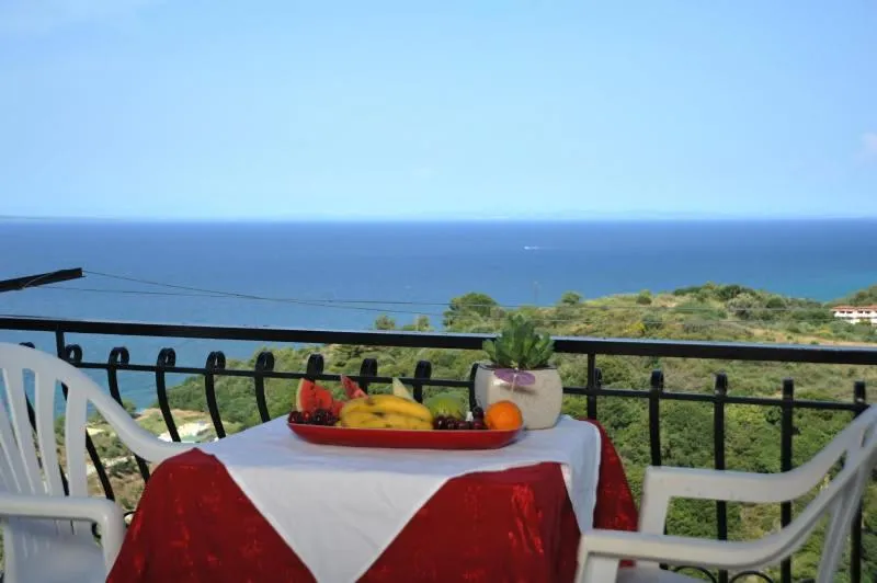 Day in Fiore Hill Sea View Studios