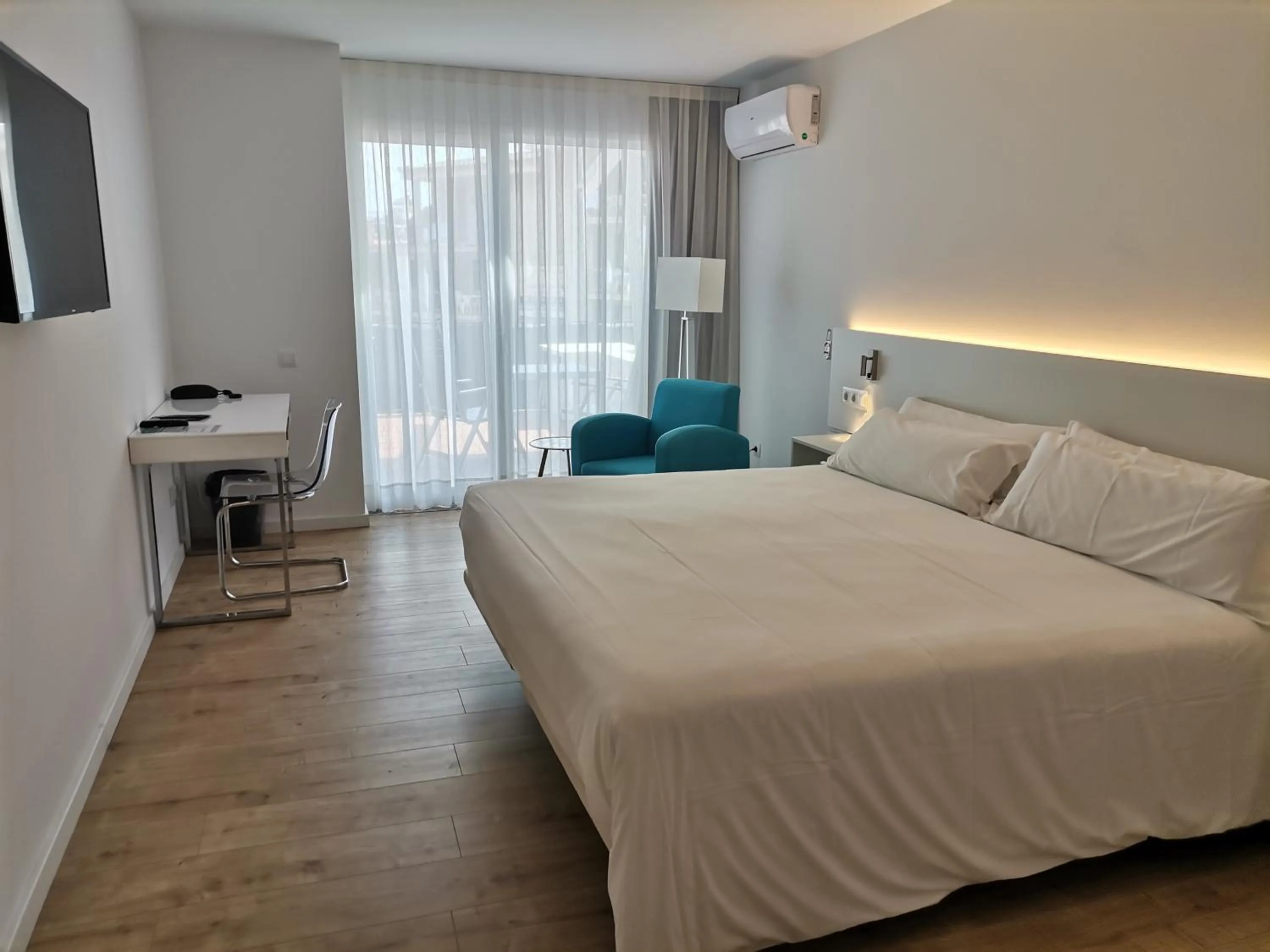 TV and multimedia, Bed in Hotel hcp