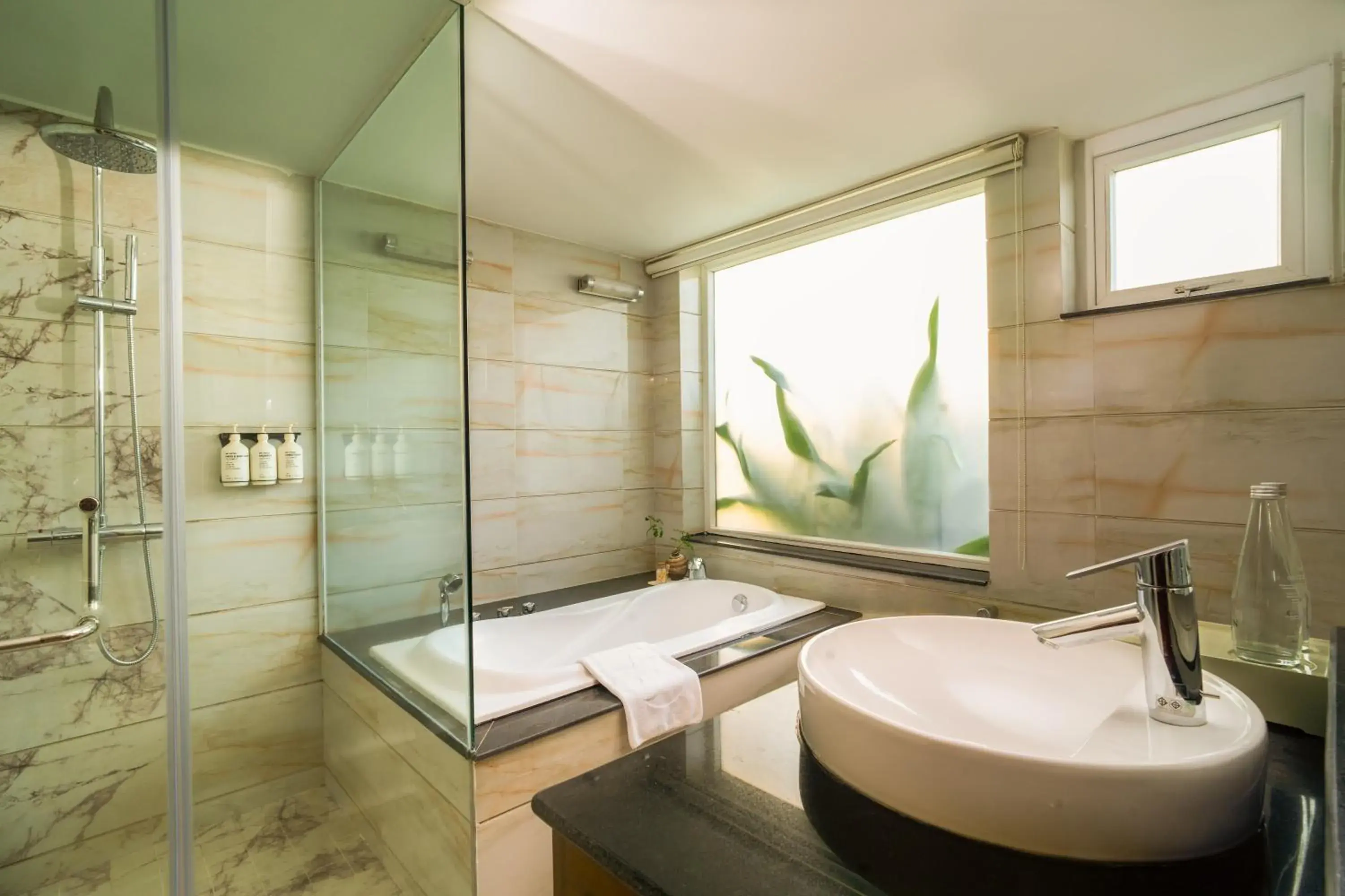 Famiana Resort & Spa - Breakfast is served as Brunch 6AM30 to 1PM Famiana Resort & Spa - Breakfast is served as Brunch 6AM30 to 1PM