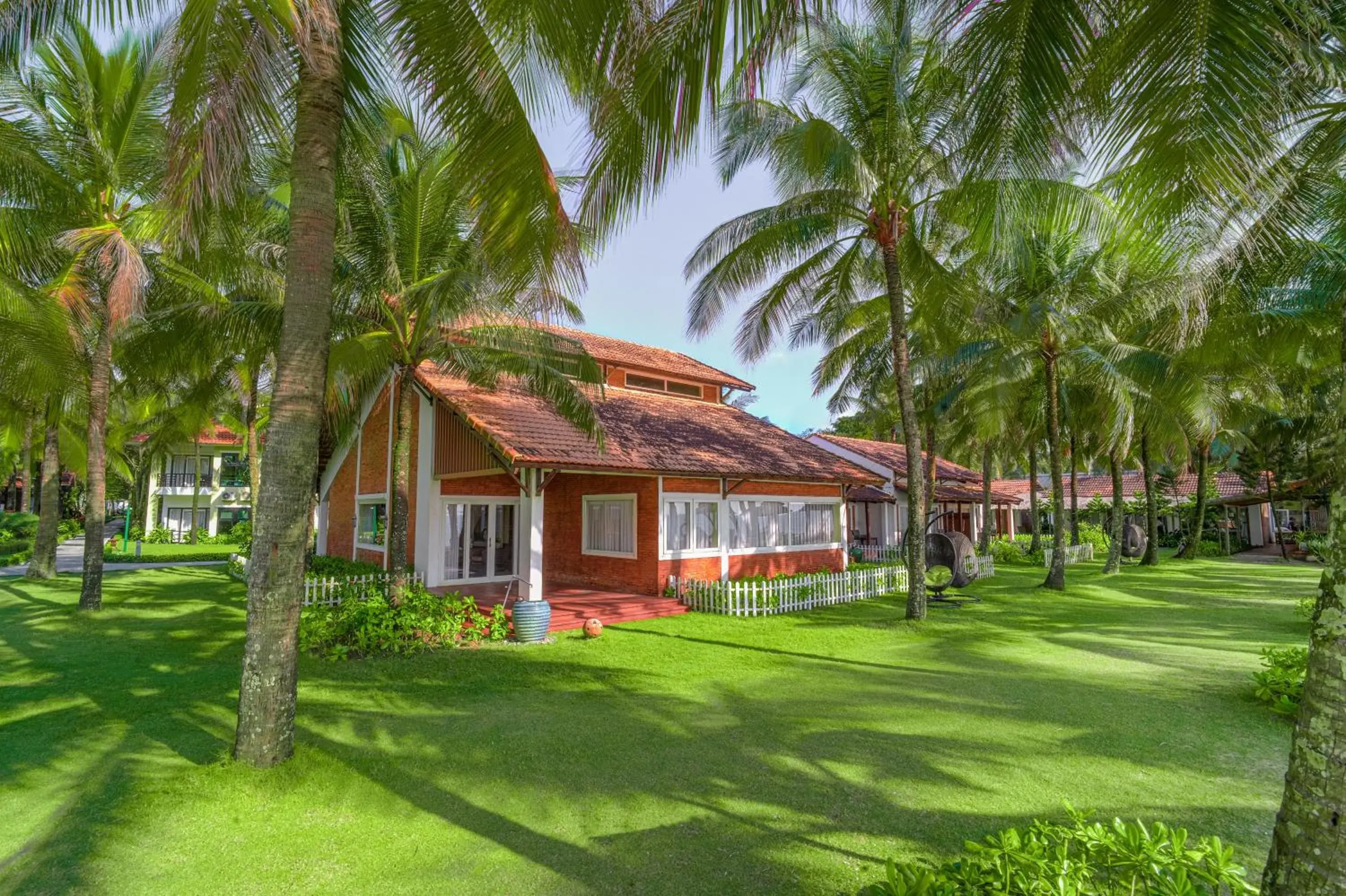 Famiana Executive Suite - Daily Mini-bar Included in Famiana Resort & Spa - Breakfast is served as Brunch 6AM30 to 1PM Famiana Executive Suite - Daily Mini-bar Included in Famiana Resort & Spa - Breakfast is served as Brunch 6AM30 to 1PM