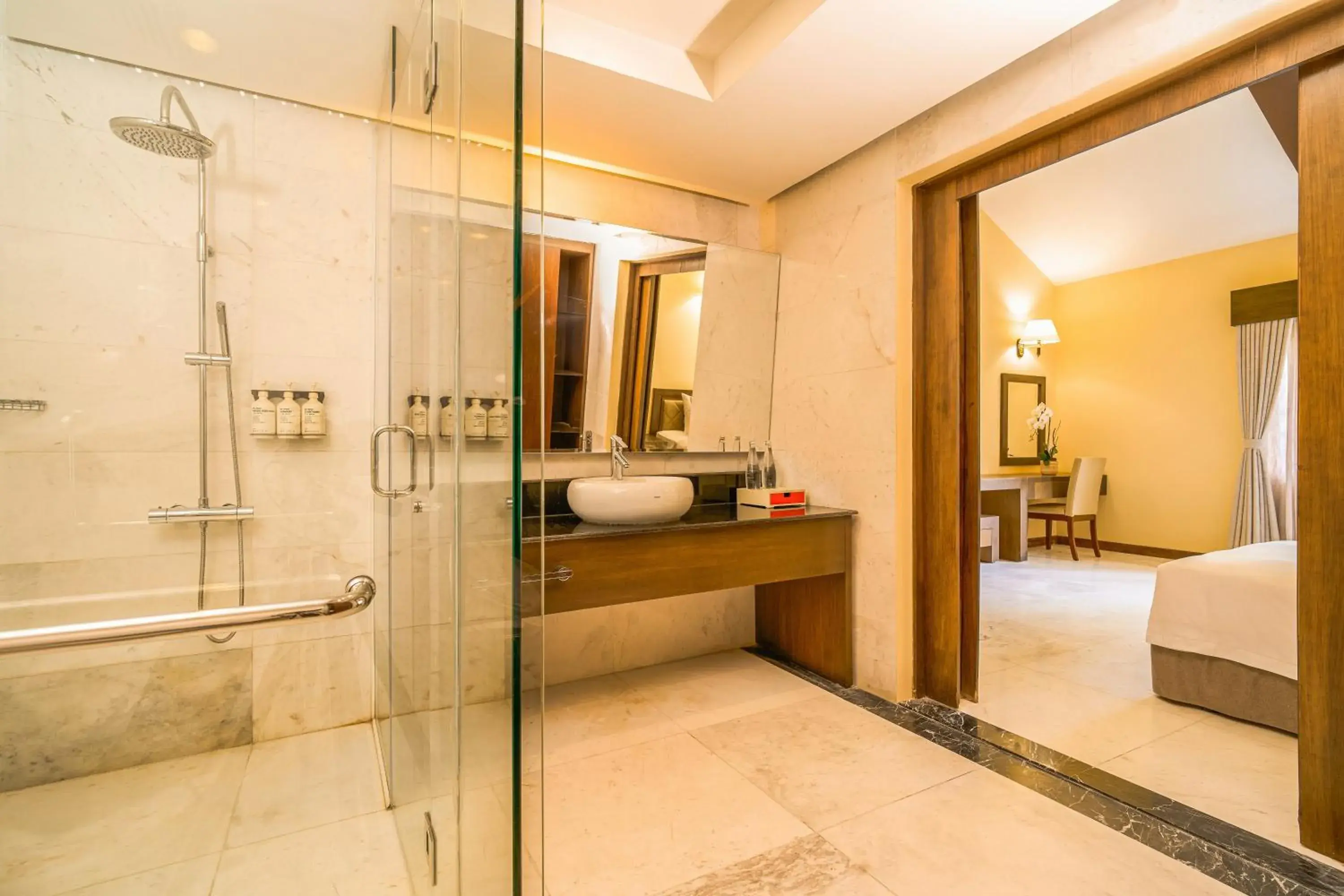 Famiana Executive Suite - Daily Mini-bar Included in Famiana Resort & Spa - Complimentary Airport Shuttle Famiana Executive Suite - Daily Mini-bar Included in Famiana Resort & Spa - Complimentary Airport Shuttle