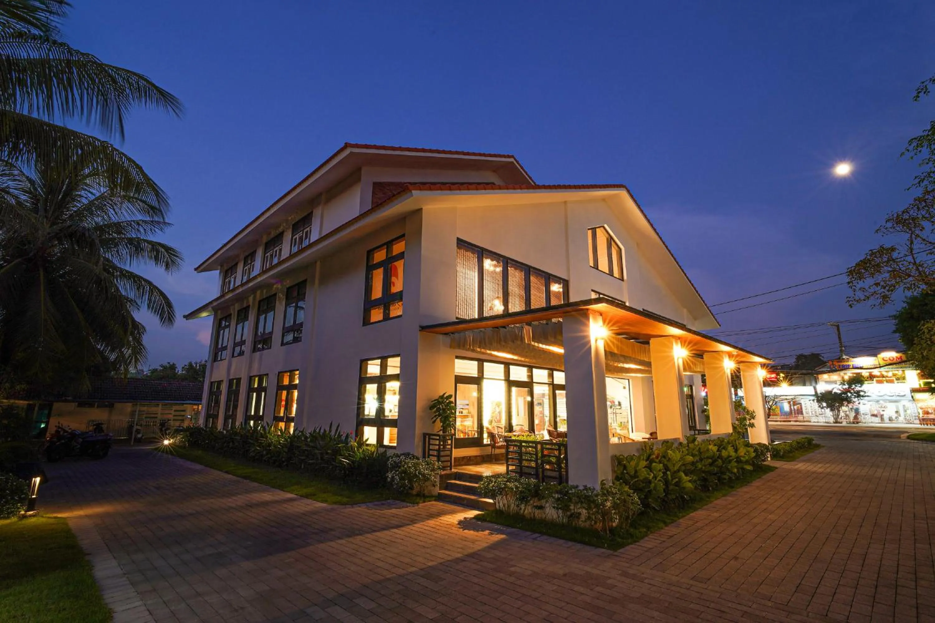 Famiana Resort & Spa - Breakfast is served as Brunch 6AM30 to 1PM