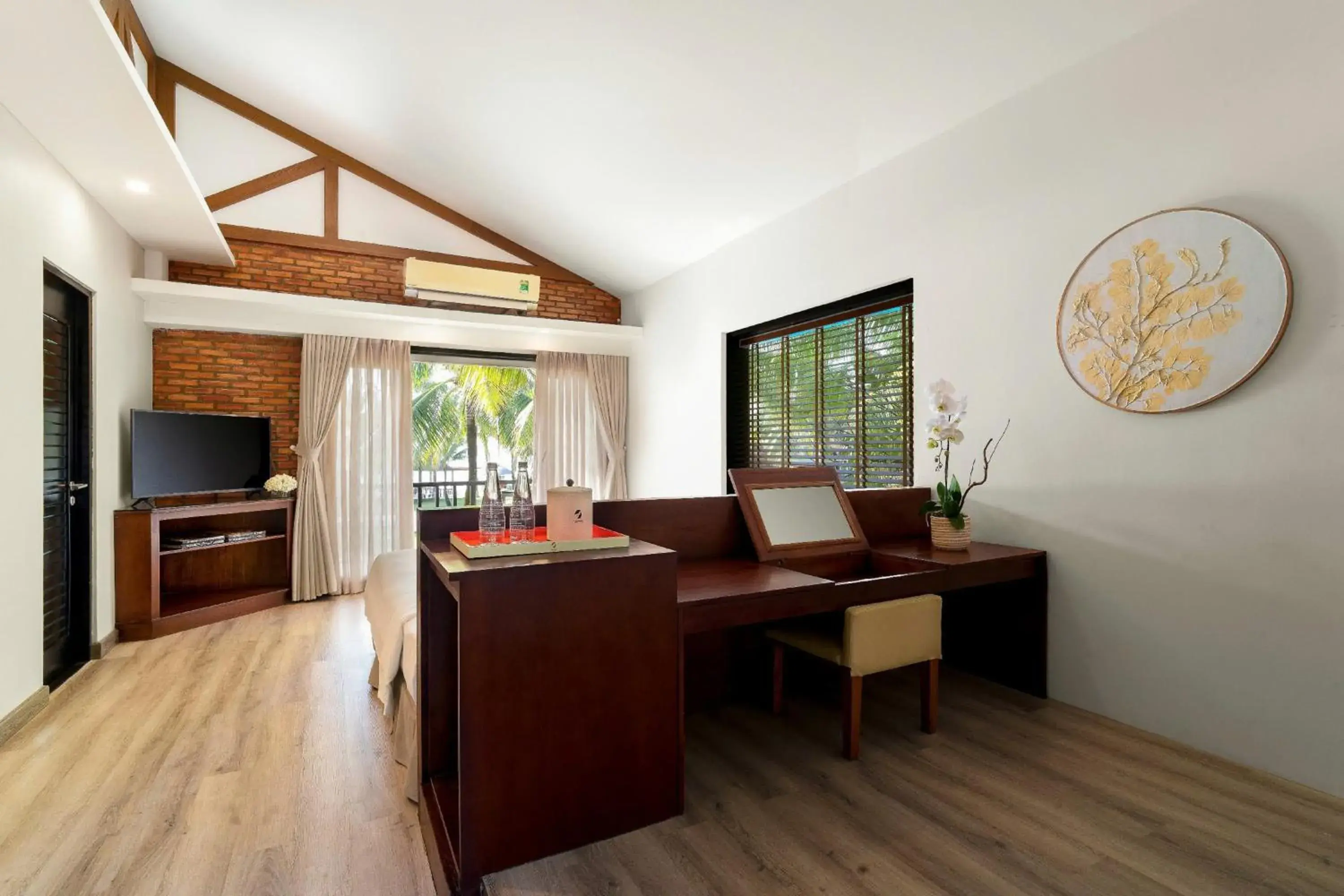 Famiana Resort & Spa - Breakfast is served as Brunch 6AM30 to 1PM Famiana Resort & Spa - Breakfast is served as Brunch 6AM30 to 1PM