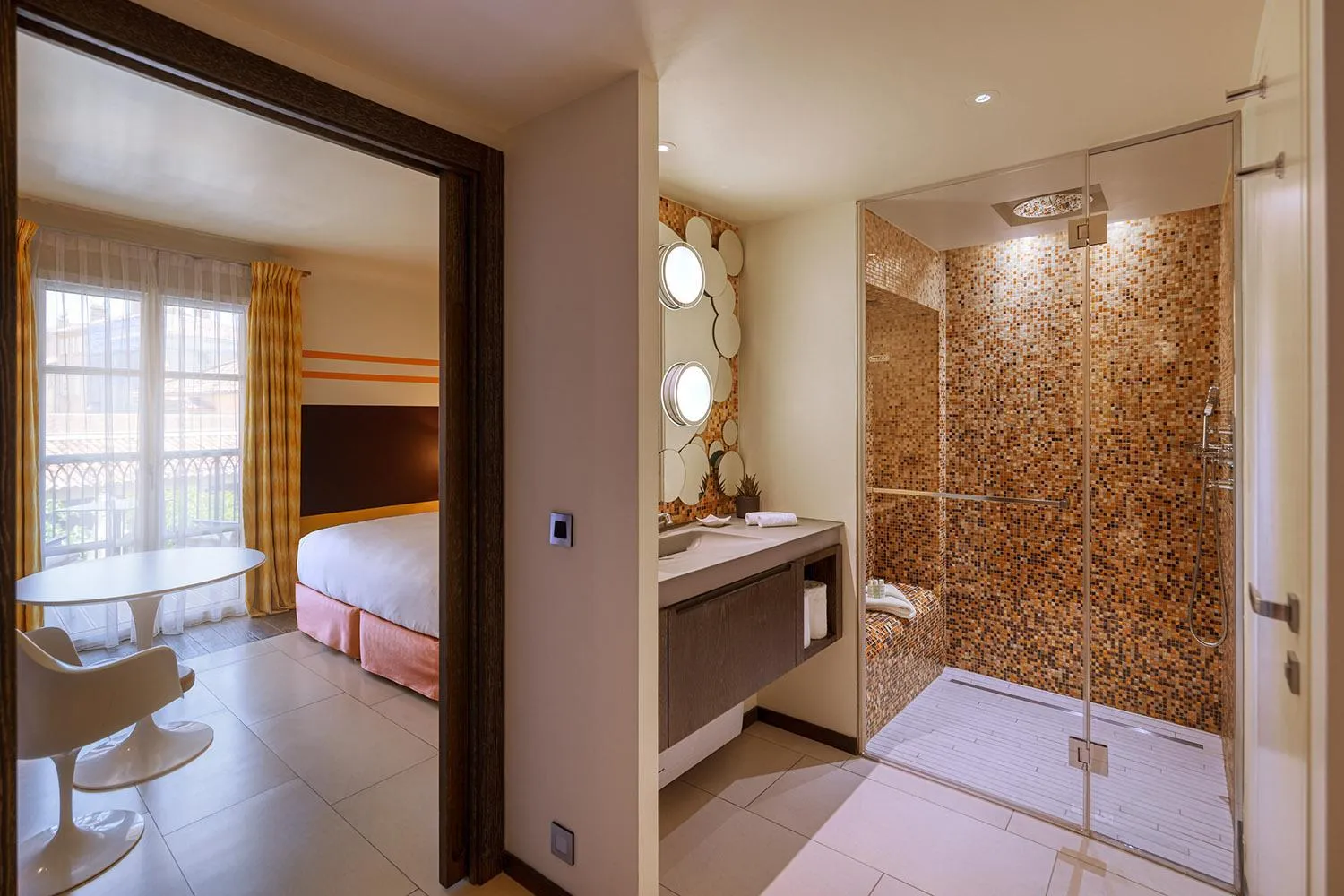 Shower in Hôtel de Paris Saint-Tropez