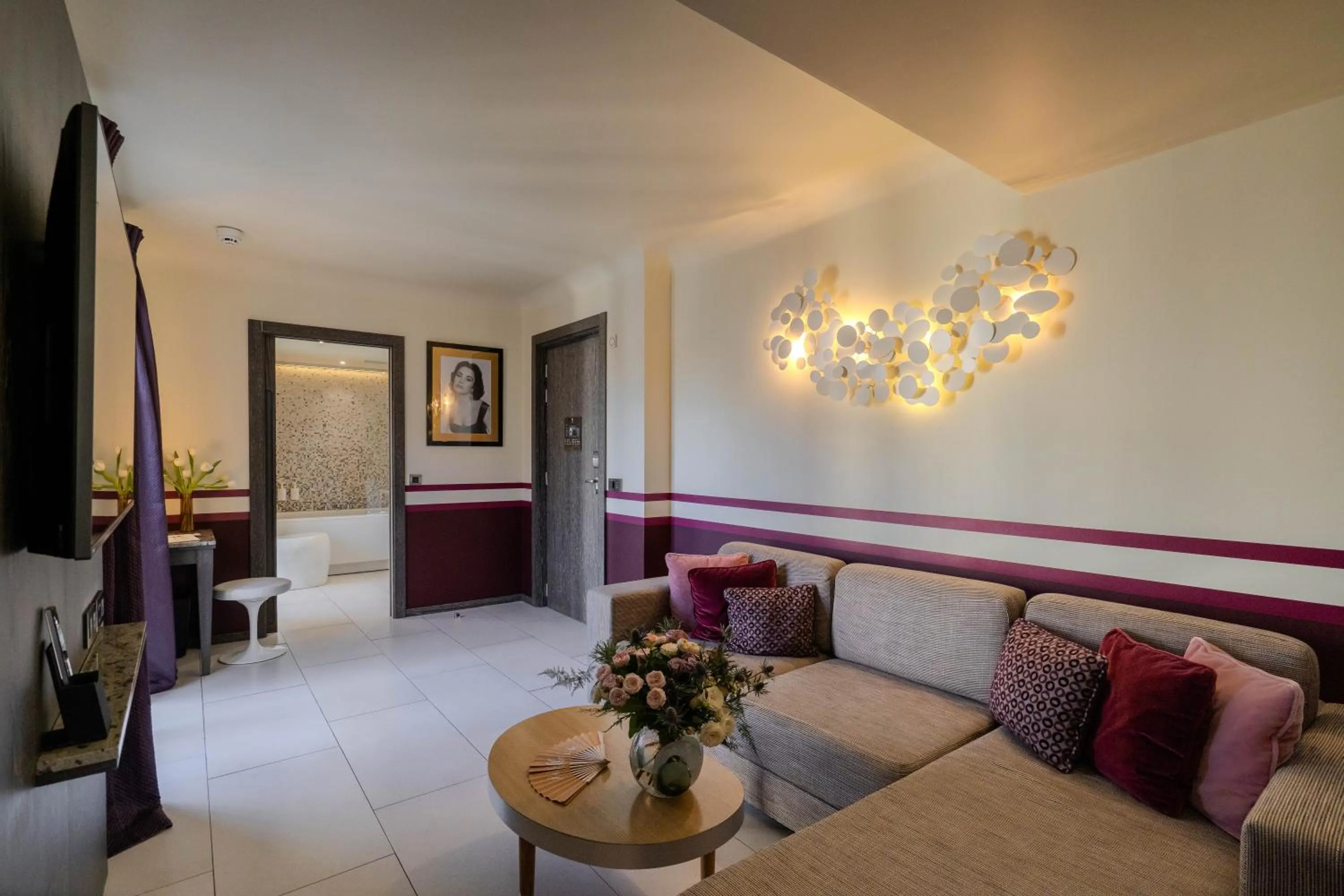 Living room in Hôtel de Paris Saint-Tropez