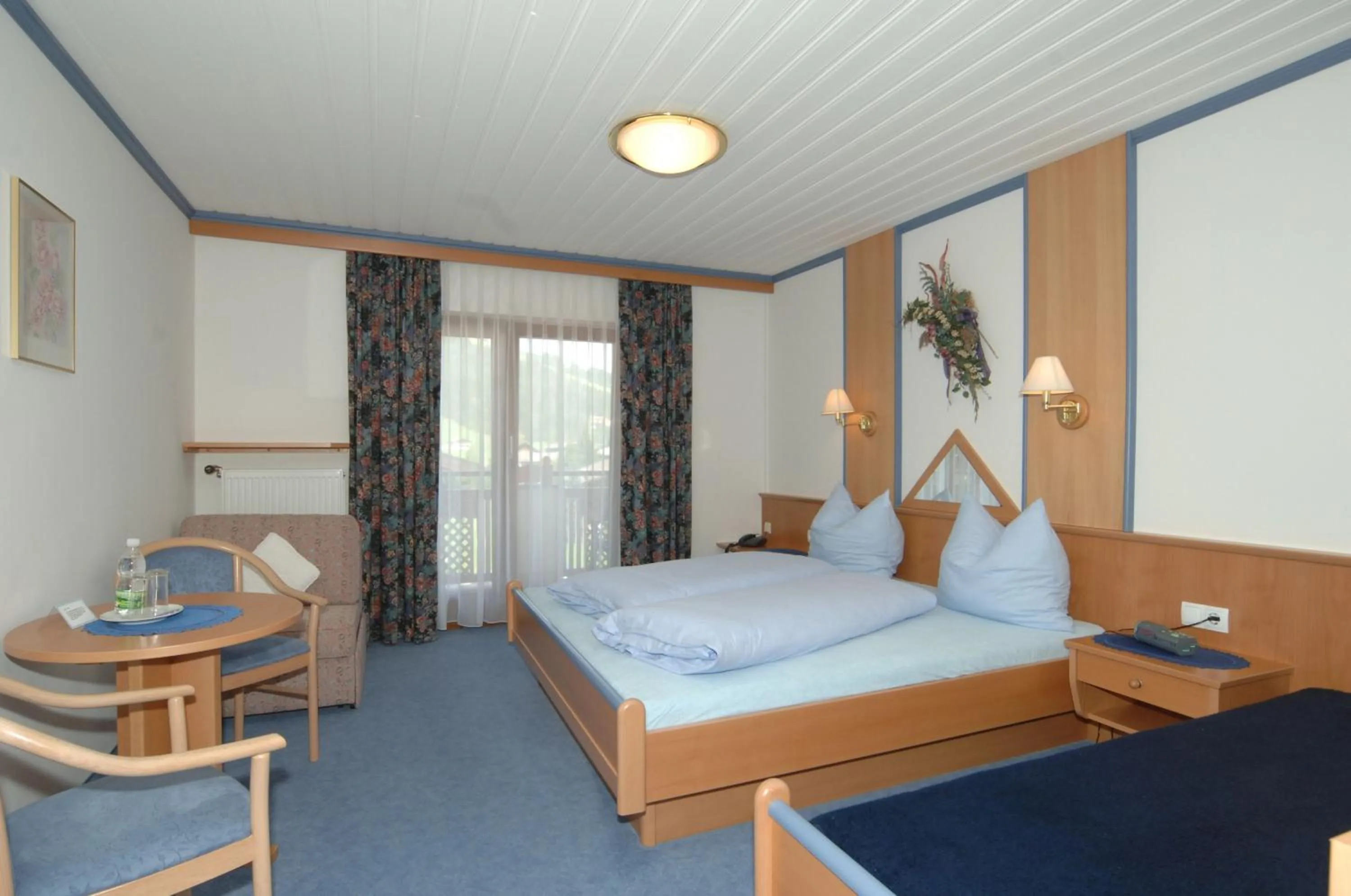 Bedroom, Bed in Hotel Garni Tannenhof