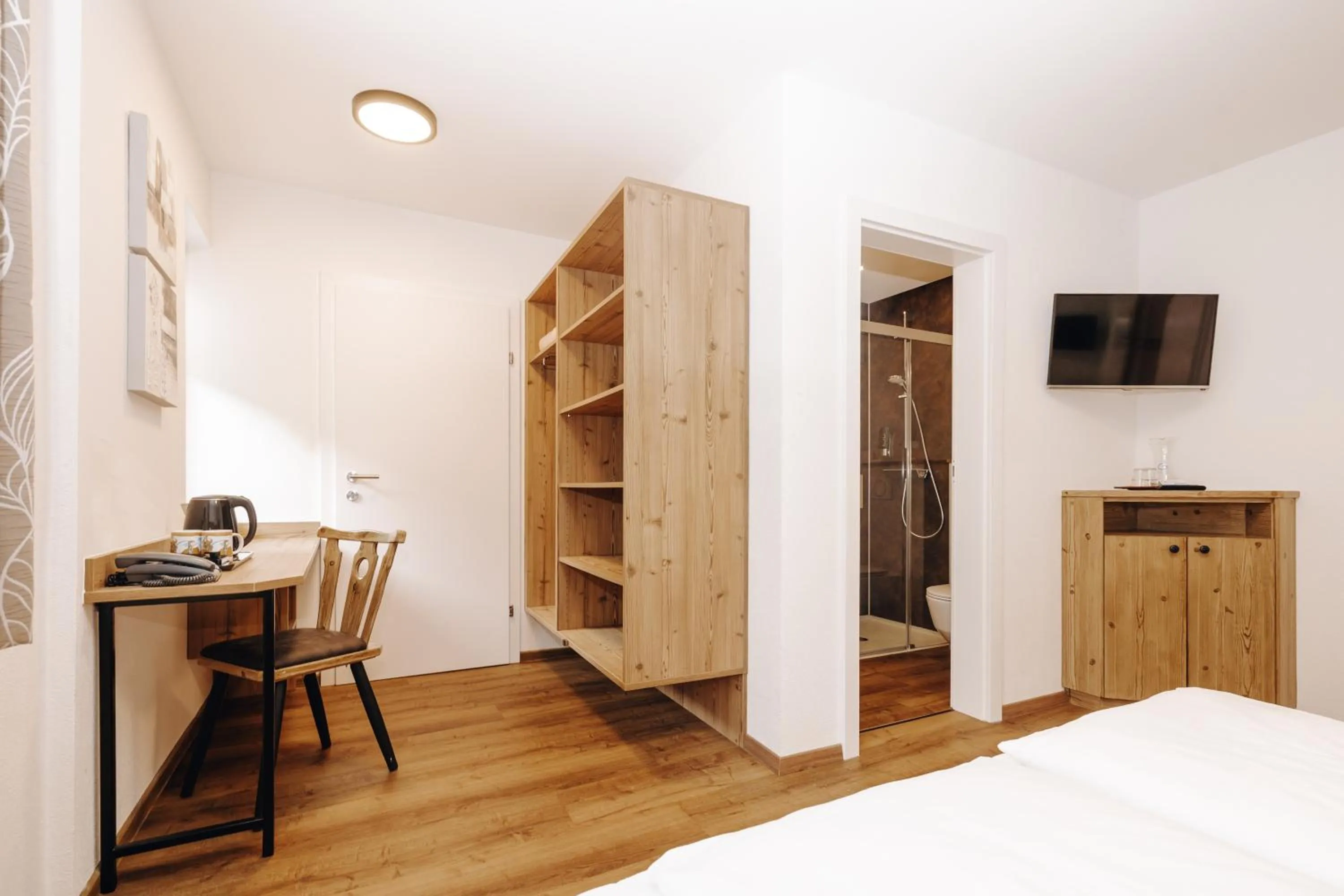 Bed in Hotel Garni Tannenhof