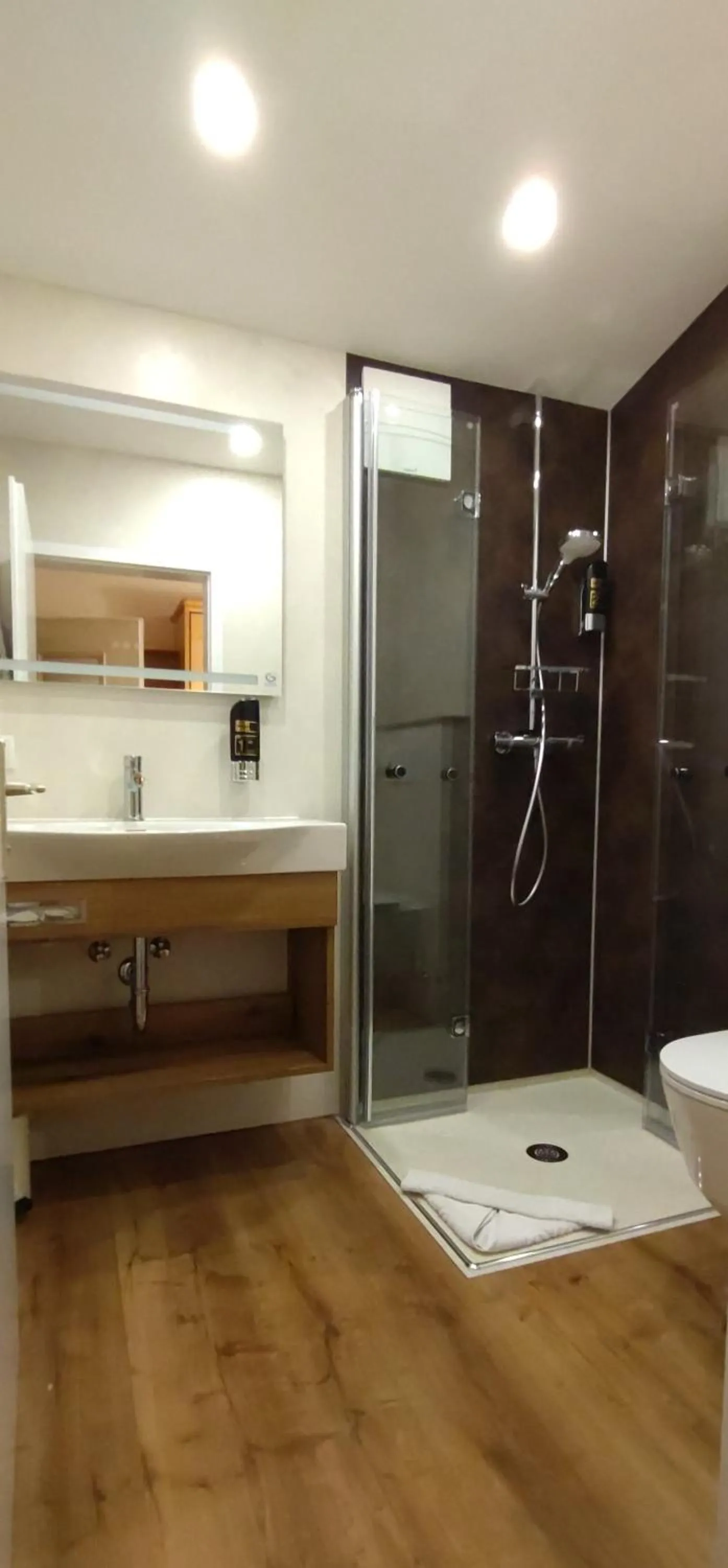 Bathroom in Hotel Garni Tannenhof