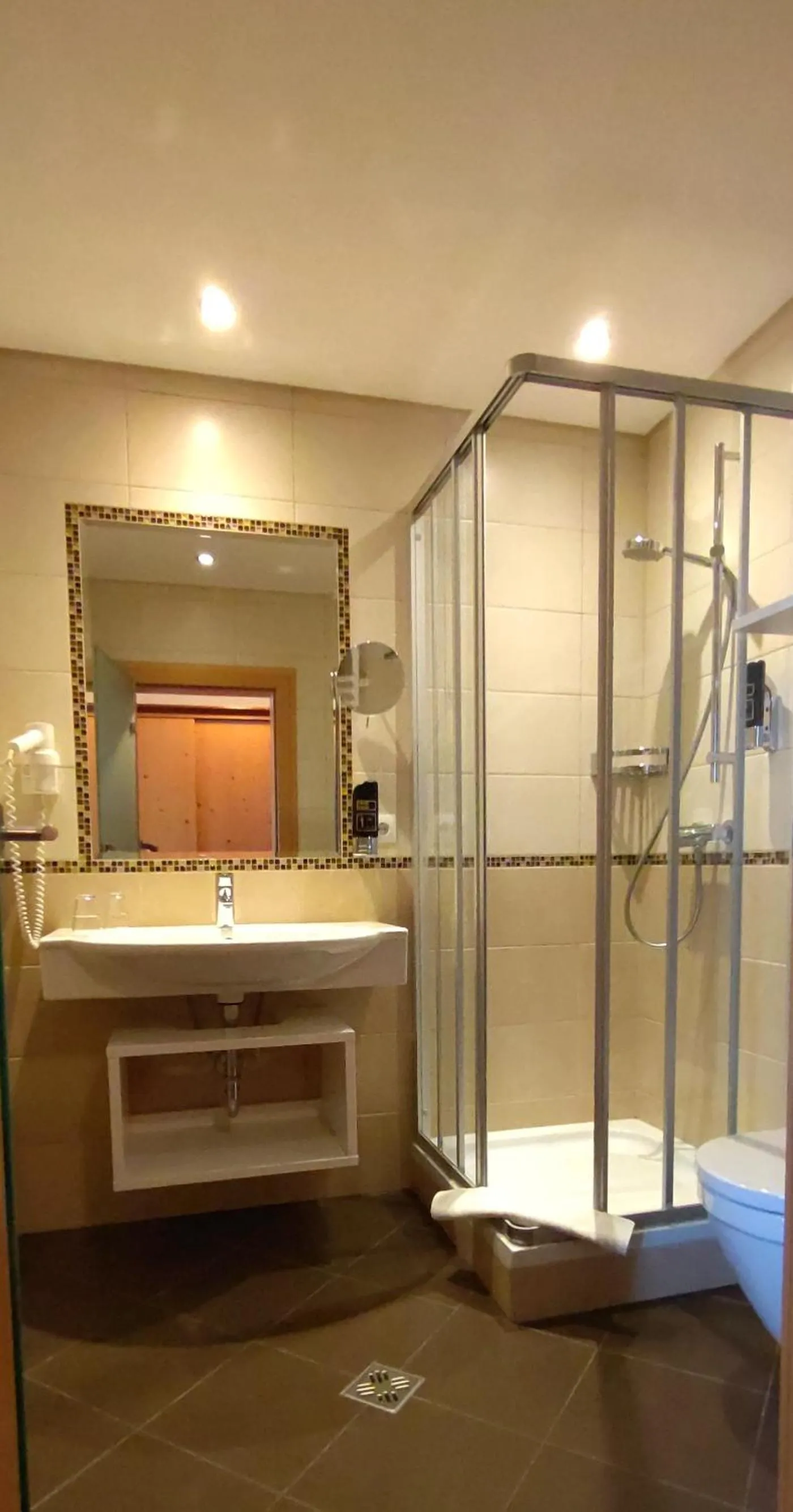 Bathroom in Hotel Garni Tannenhof