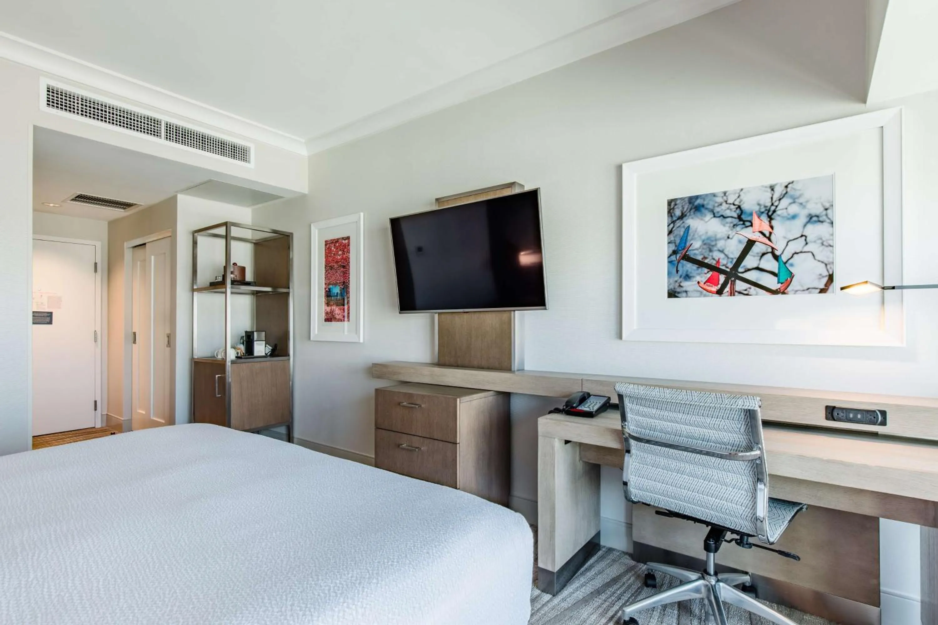 Bedroom, Bed in Coast Seattle Downtown Hotel by APA