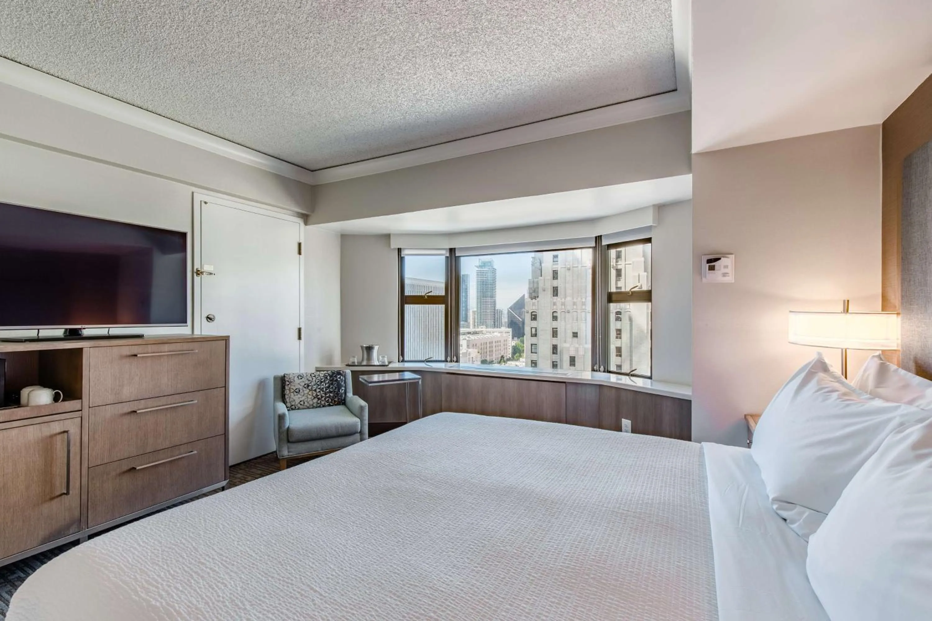 Bedroom, Bed in Coast Seattle Downtown Hotel by APA