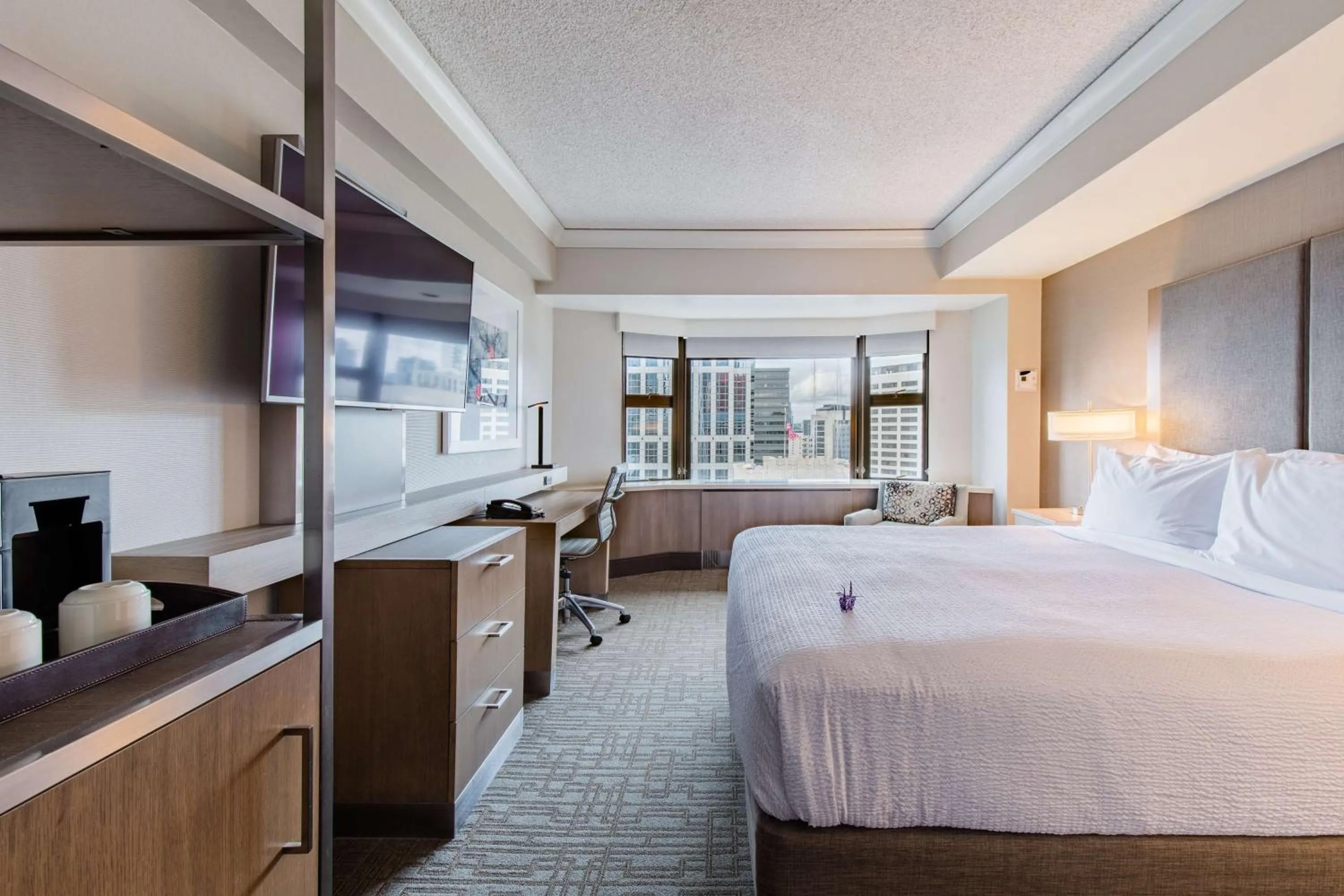 Bedroom, Bed in Coast Seattle Downtown Hotel by APA