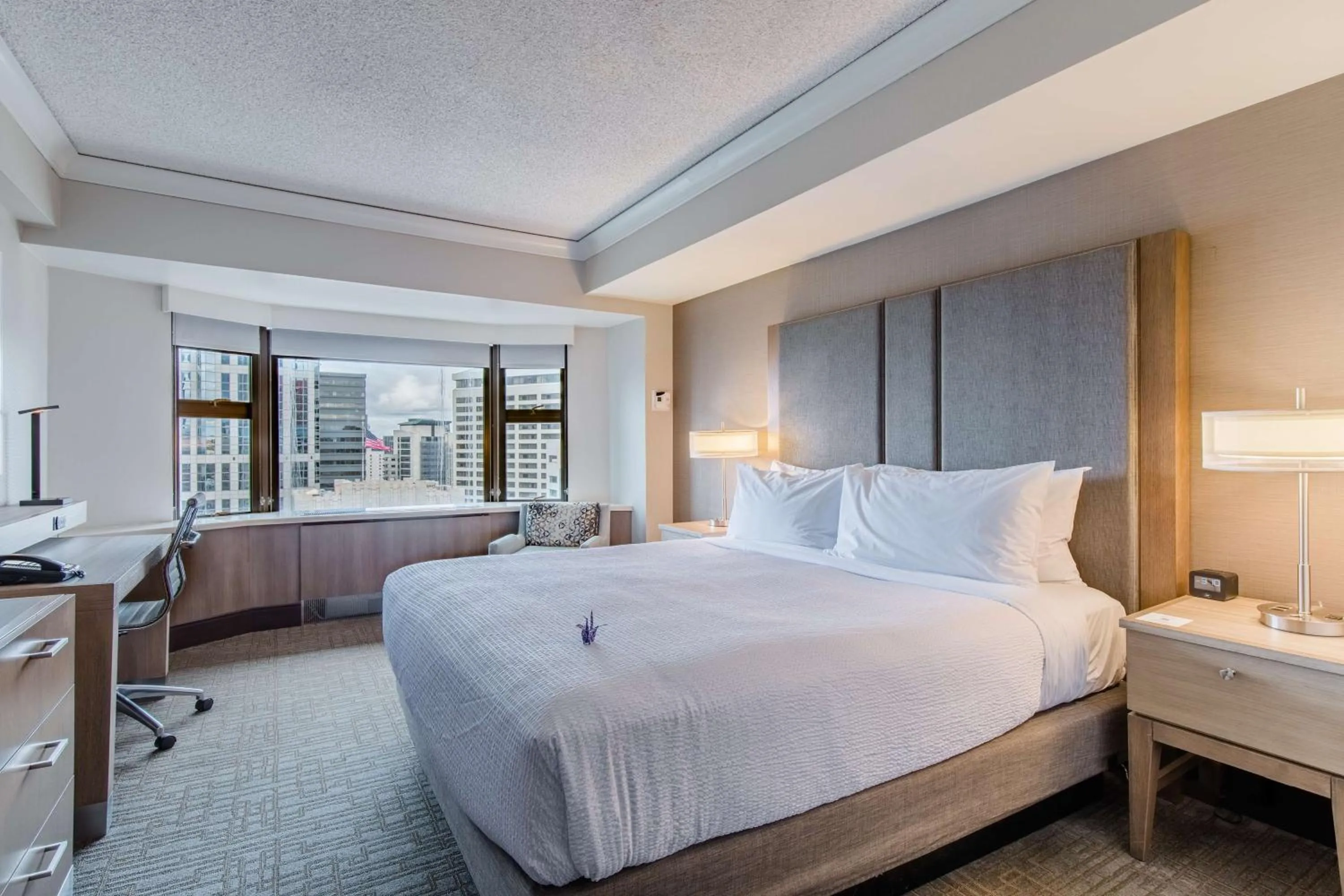 Bedroom, Bed in Coast Seattle Downtown Hotel by APA