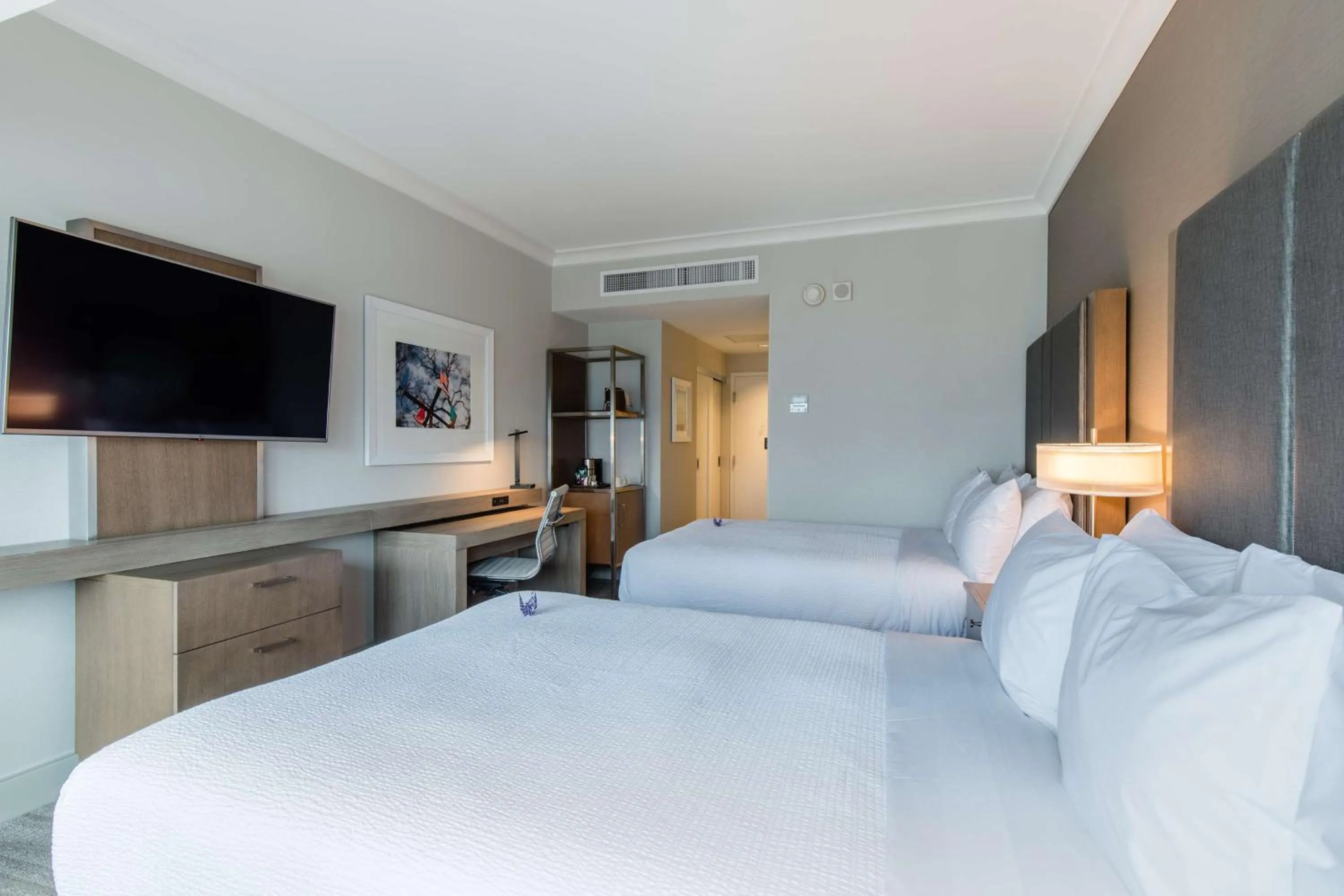 Bedroom, Bed in Coast Seattle Downtown Hotel by APA