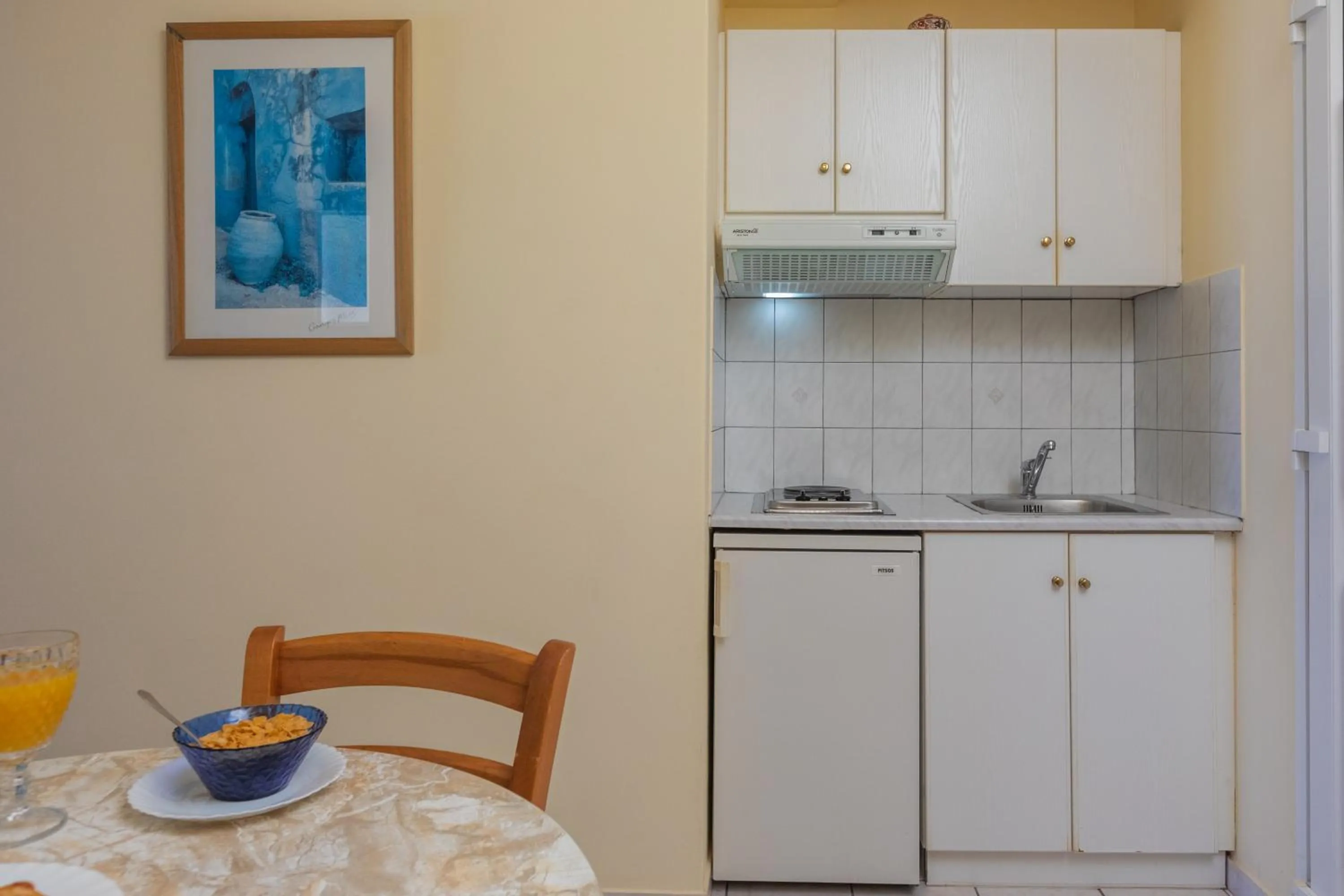 Kitchen or kitchenette in Garbis Villas & Apartments