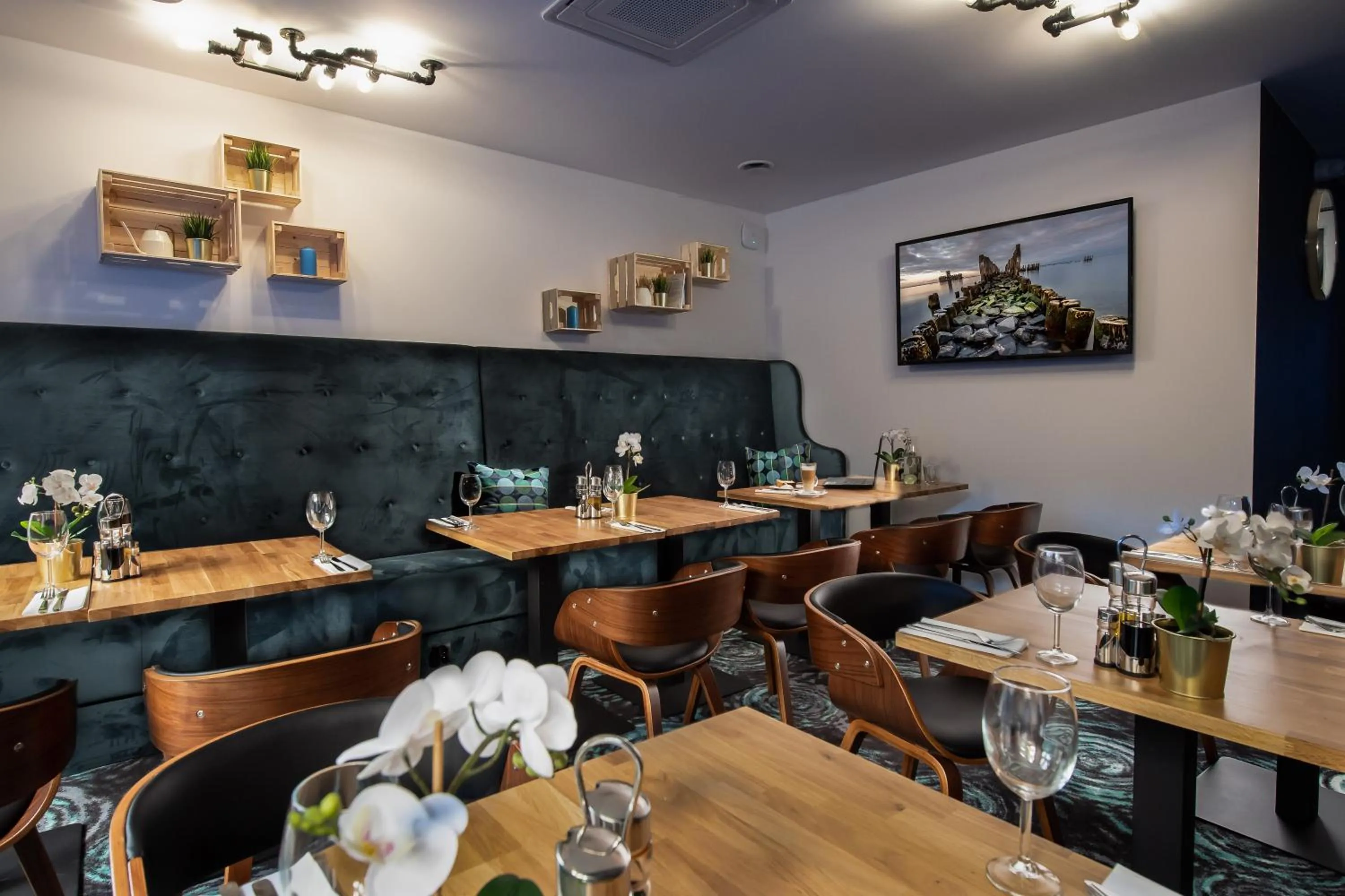 Restaurant/places to eat in Willa Pieńkowskich