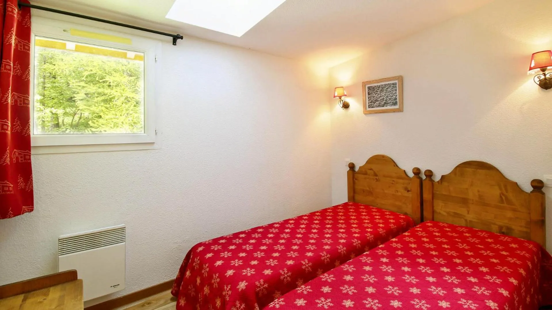 Bedroom, Bed in Vacancéole - Résidence Central Park