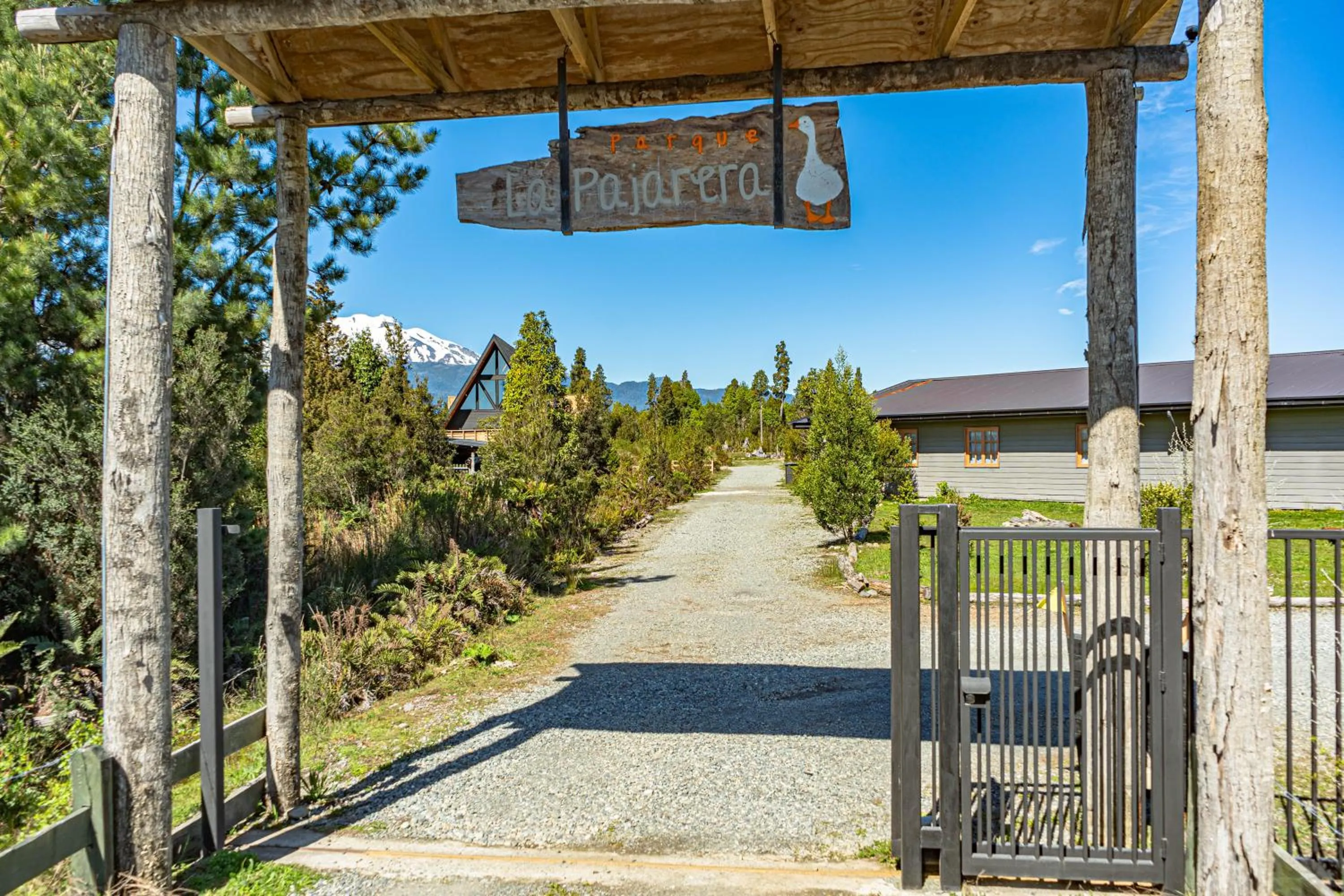 Facade/entrance in Parque la Pajarera