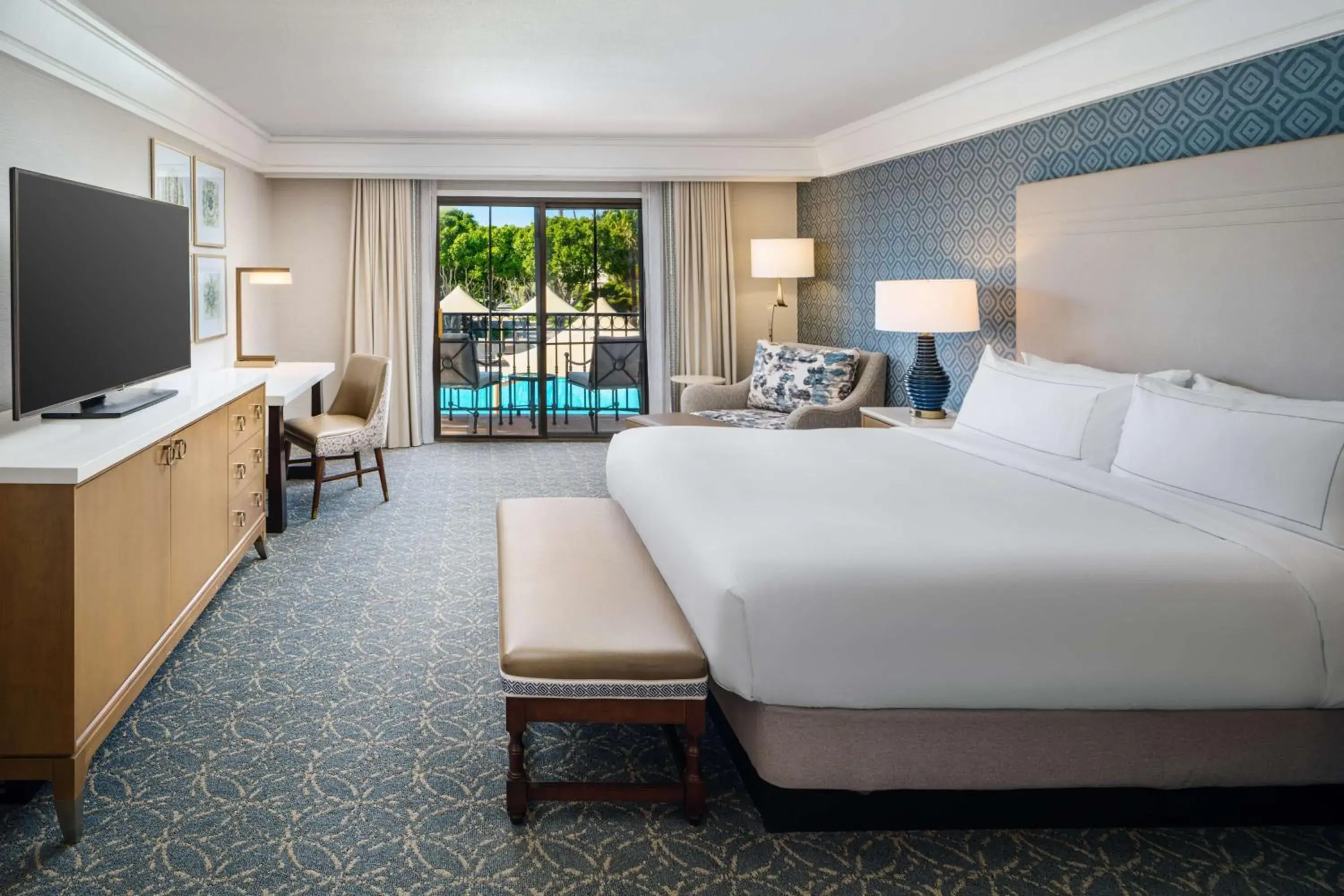 Bed in Hilton Santa Barbara Beachfront Resort Bed in Hilton Santa Barbara Beachfront Resort