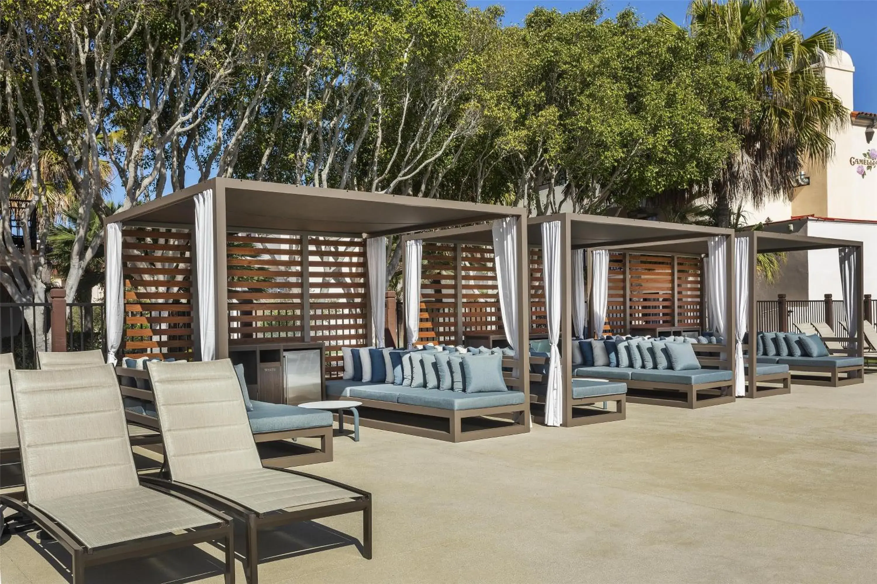 Pool view in Hilton Santa Barbara Beachfront Resort Pool view in Hilton Santa Barbara Beachfront Resort
