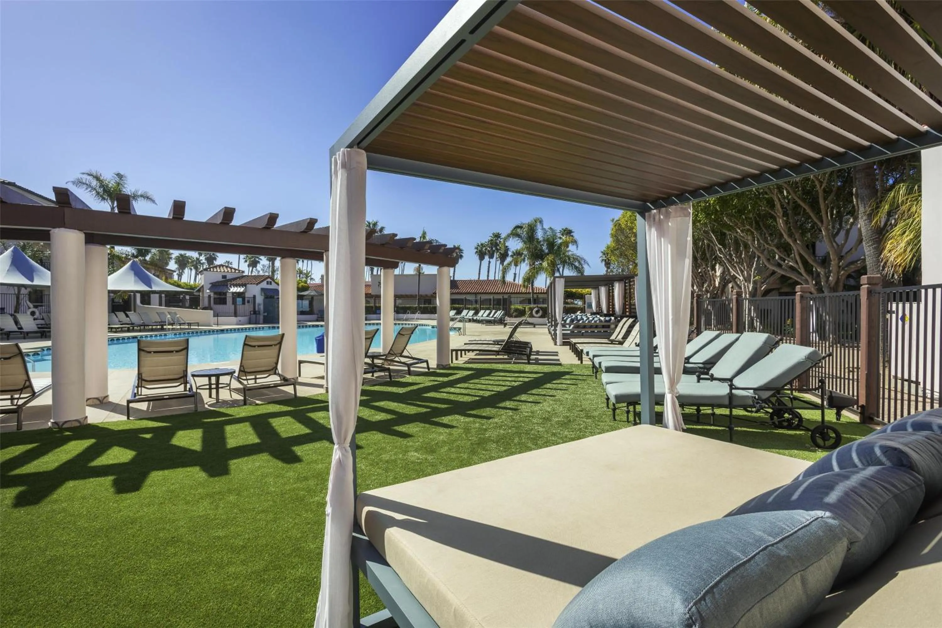 Pool view in Hilton Santa Barbara Beachfront Resort