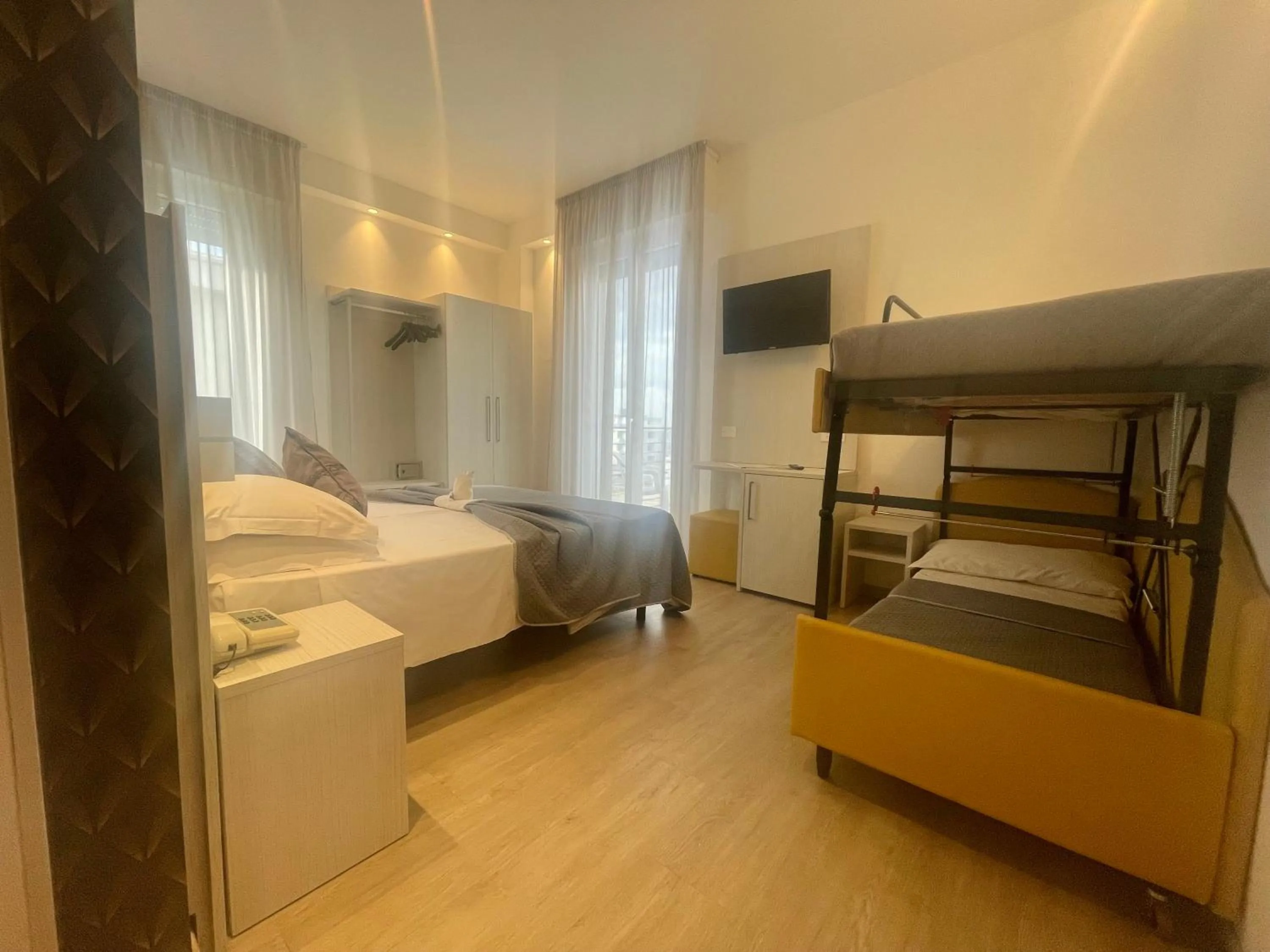 Photo of the whole room, Bed in Hotel Eiffel