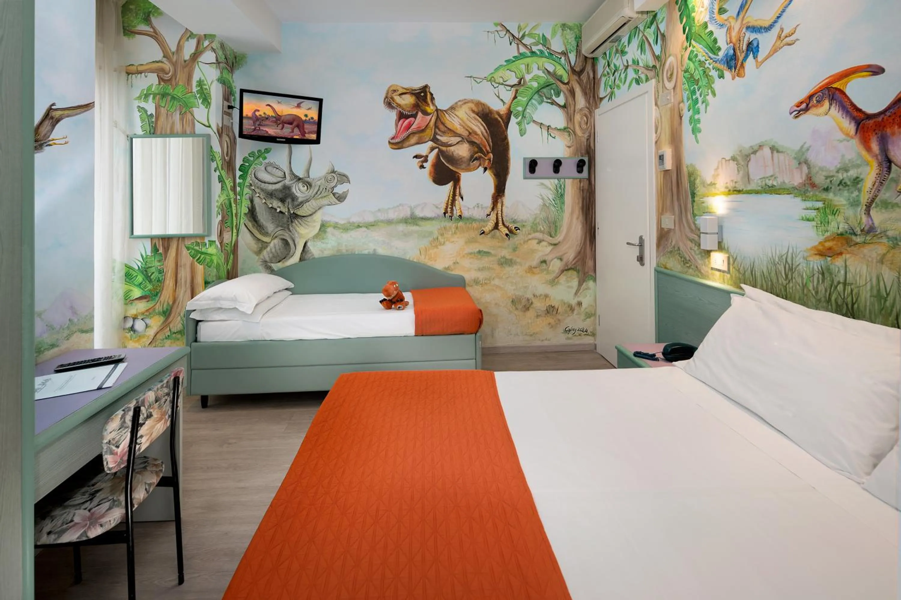 Photo of the whole room, Bed in Hotel Eiffel