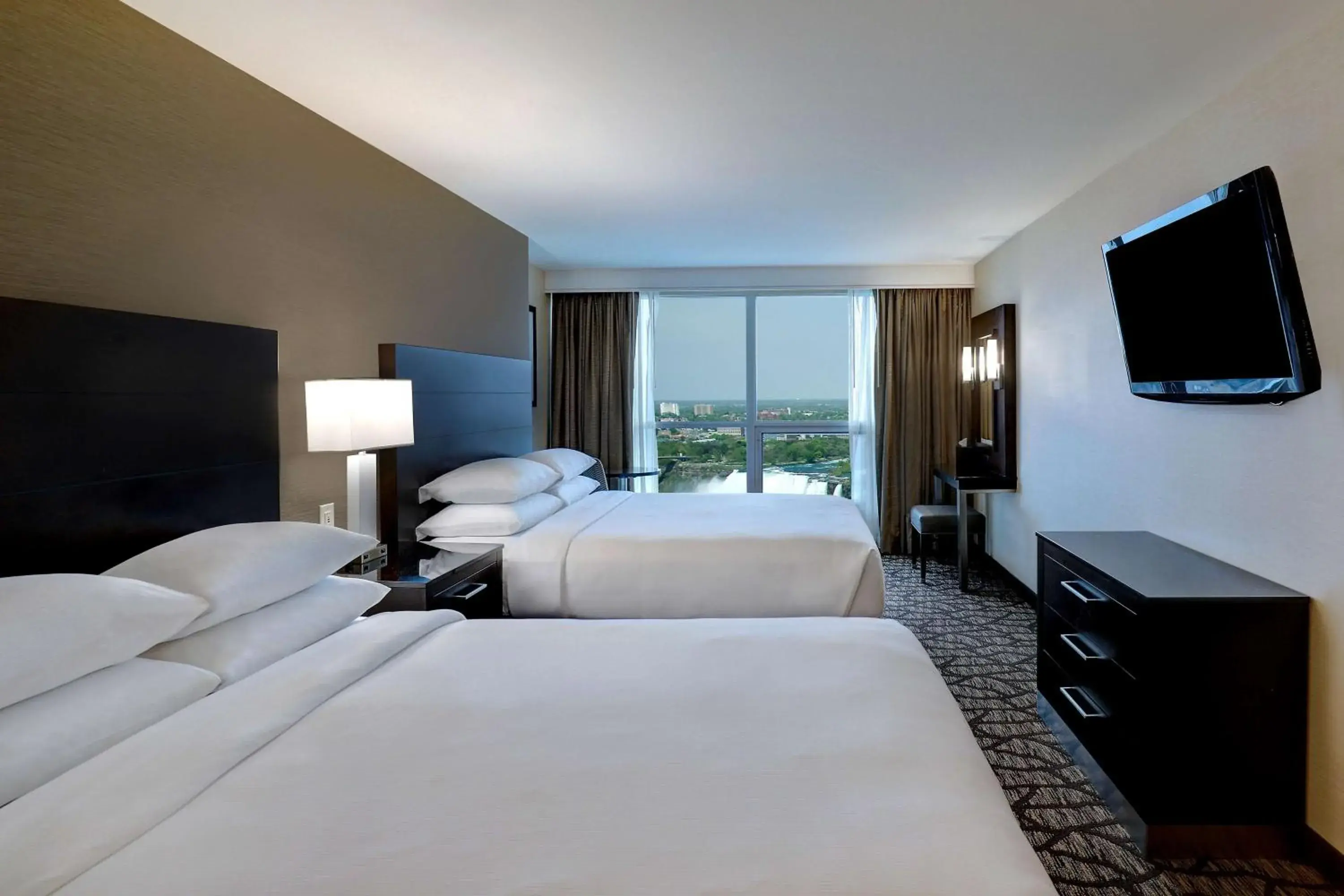 Bed in Embassy Suites by Hilton Niagara Falls/ Fallsview Bed in Embassy Suites by Hilton Niagara Falls/ Fallsview