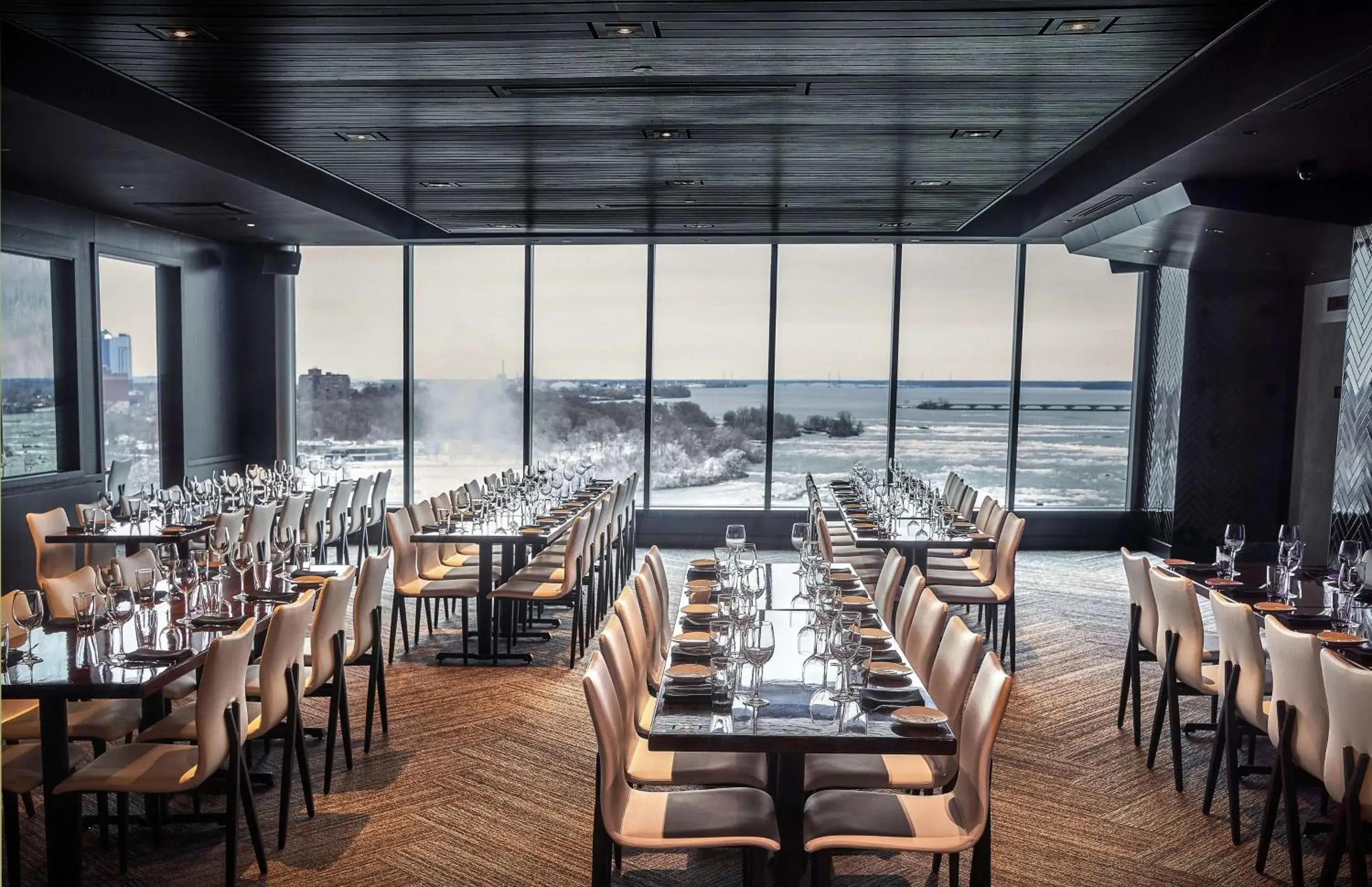 Restaurant/places to eat in Embassy Suites by Hilton Niagara Falls/ Fallsview Restaurant/places to eat in Embassy Suites by Hilton Niagara Falls/ Fallsview