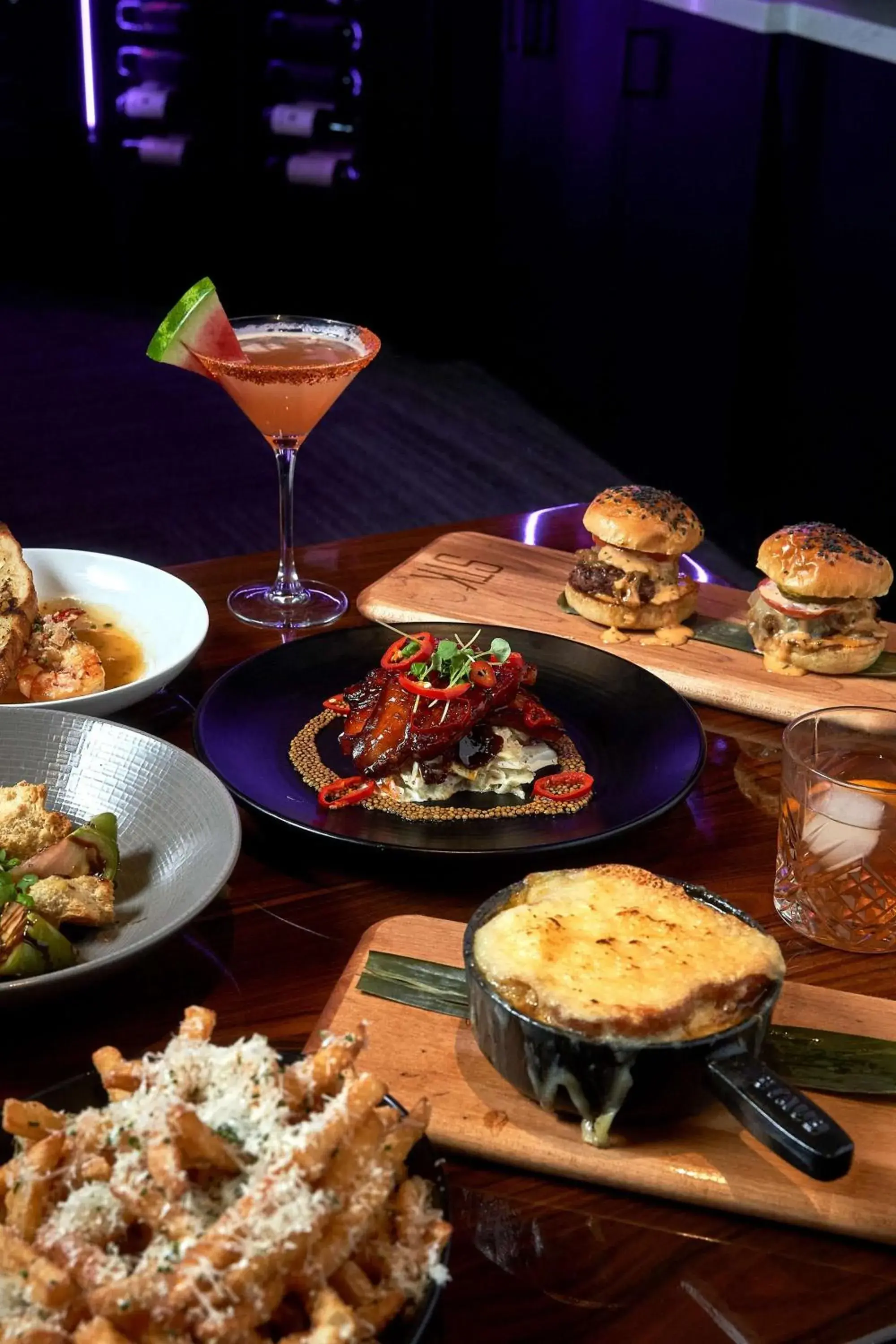 Restaurant/places to eat in Embassy Suites by Hilton Niagara Falls/ Fallsview Restaurant/places to eat in Embassy Suites by Hilton Niagara Falls/ Fallsview