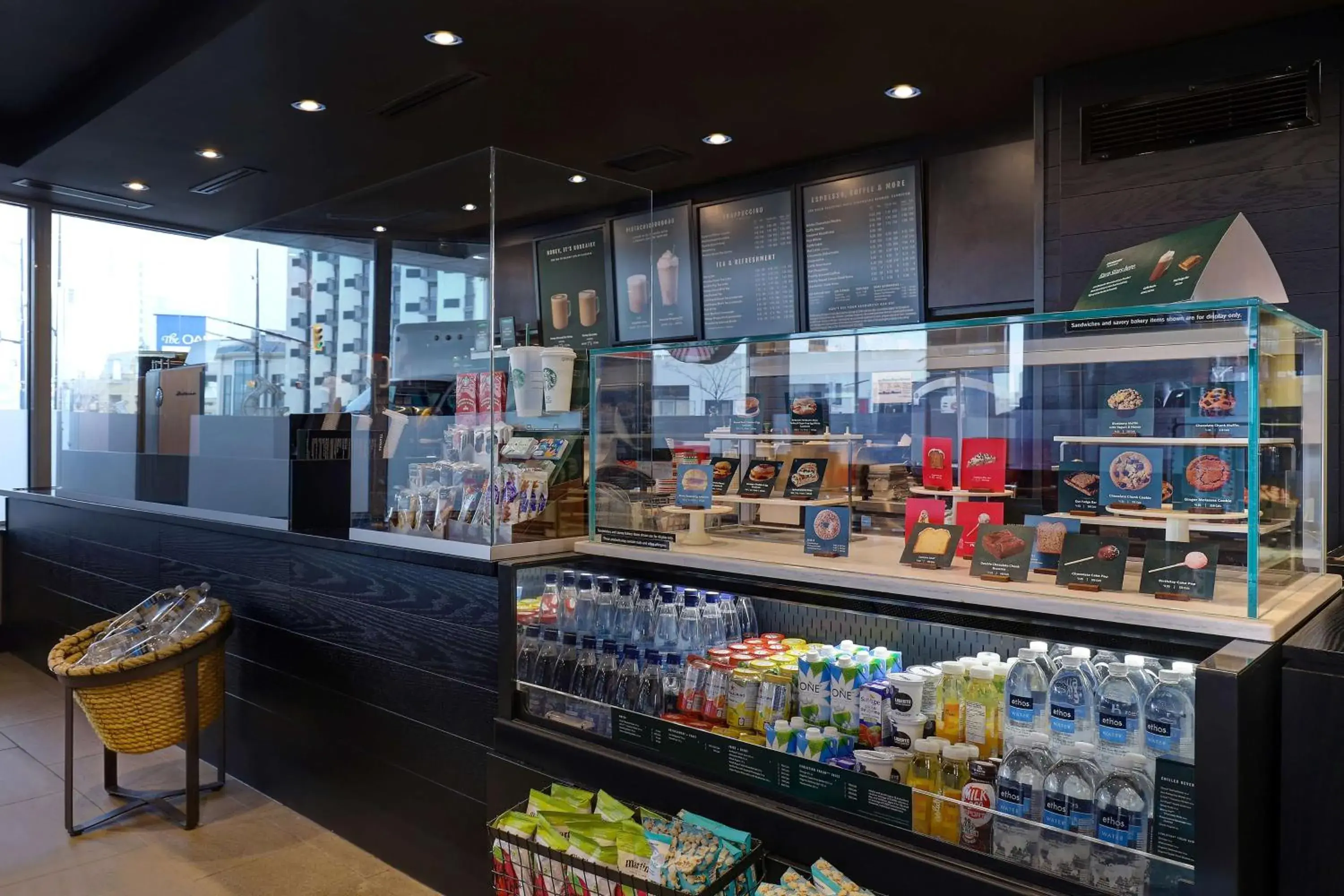 Restaurant/places to eat in Embassy Suites by Hilton Niagara Falls/ Fallsview Restaurant/places to eat in Embassy Suites by Hilton Niagara Falls/ Fallsview