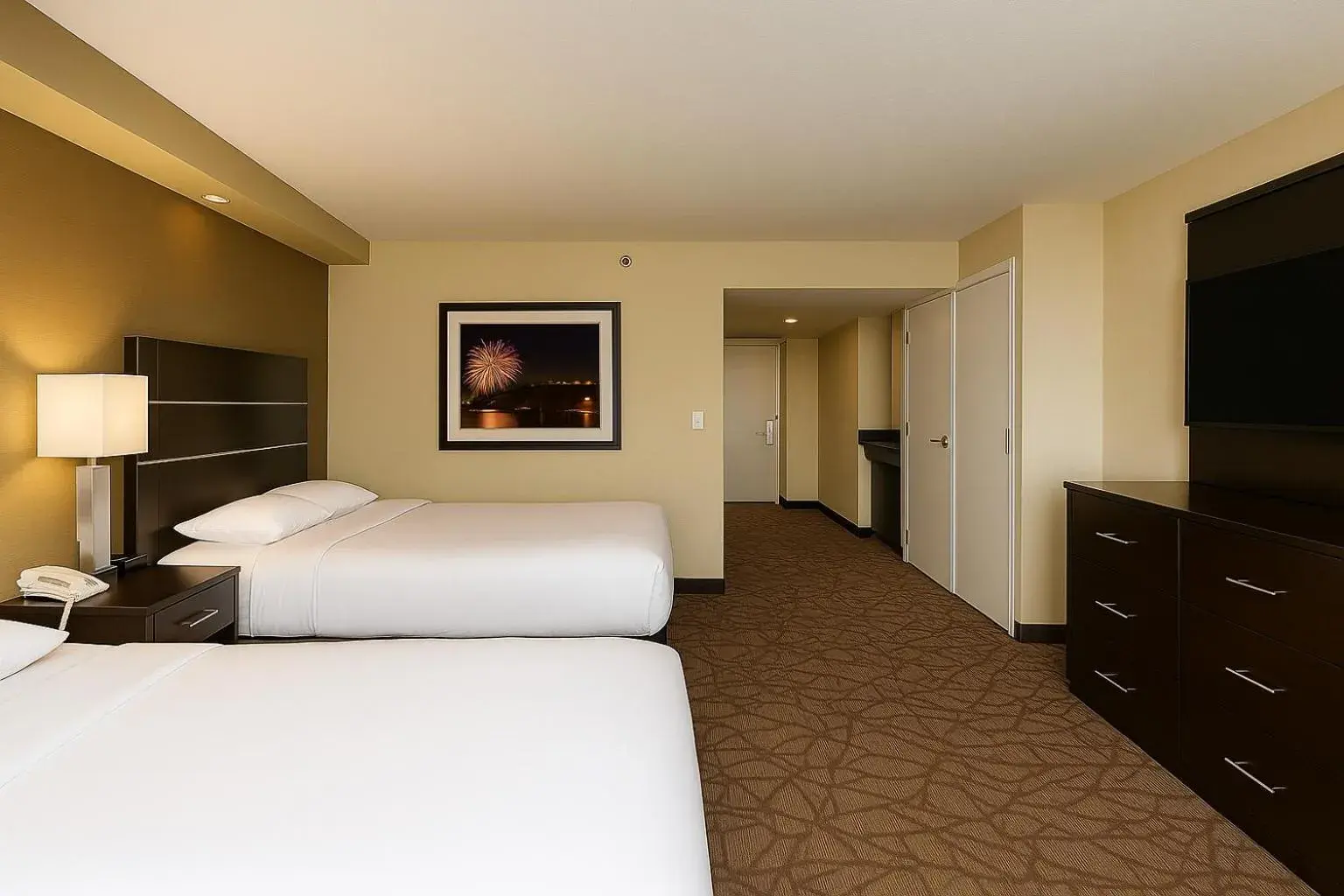 Bed in Embassy Suites by Hilton Niagara Falls/ Fallsview Bed in Embassy Suites by Hilton Niagara Falls/ Fallsview