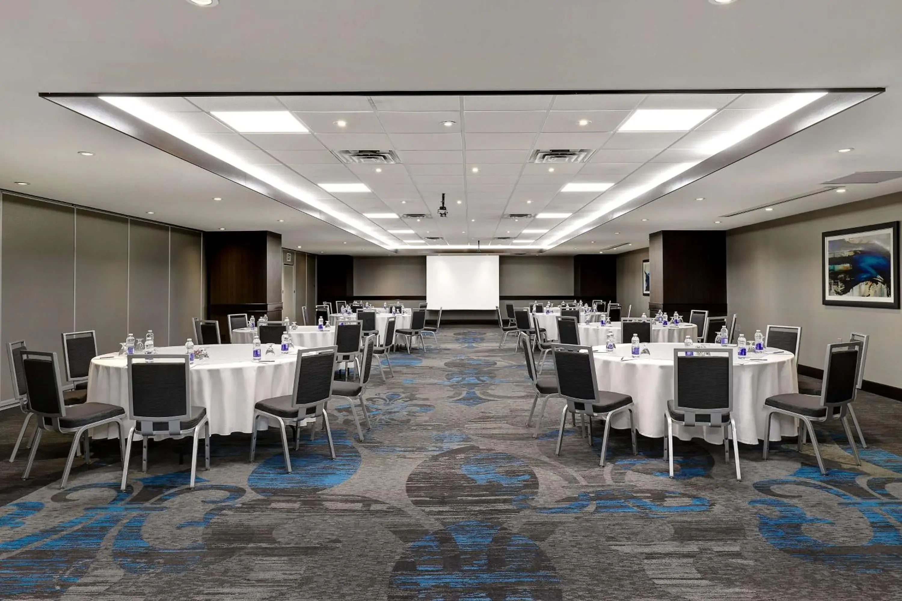 Meeting/conference room in Embassy Suites by Hilton Niagara Falls/ Fallsview Meeting/conference room in Embassy Suites by Hilton Niagara Falls/ Fallsview