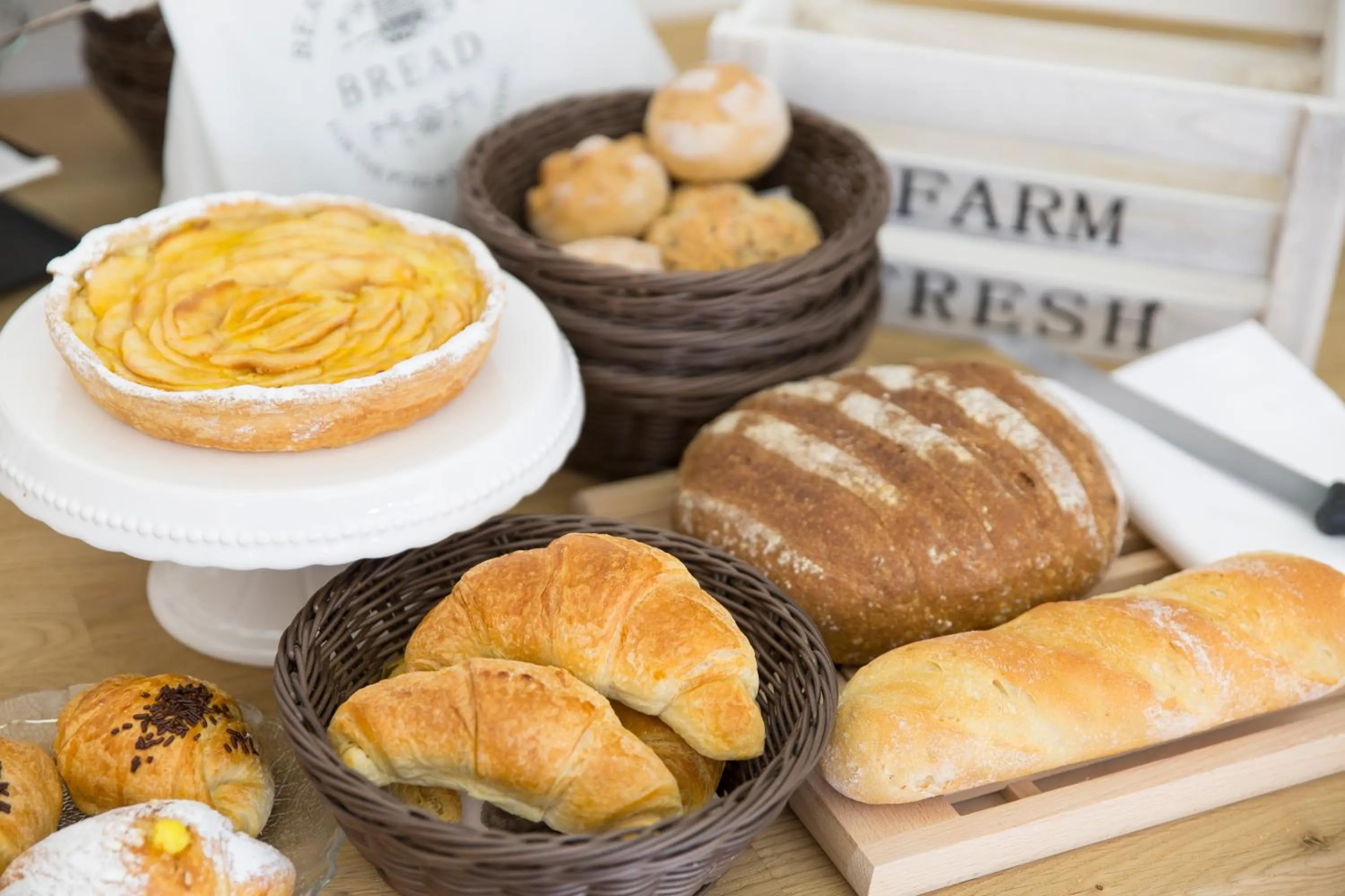 Breakfast in Smart-HOTEL MINUSIO, a Swiss Quality Hotel