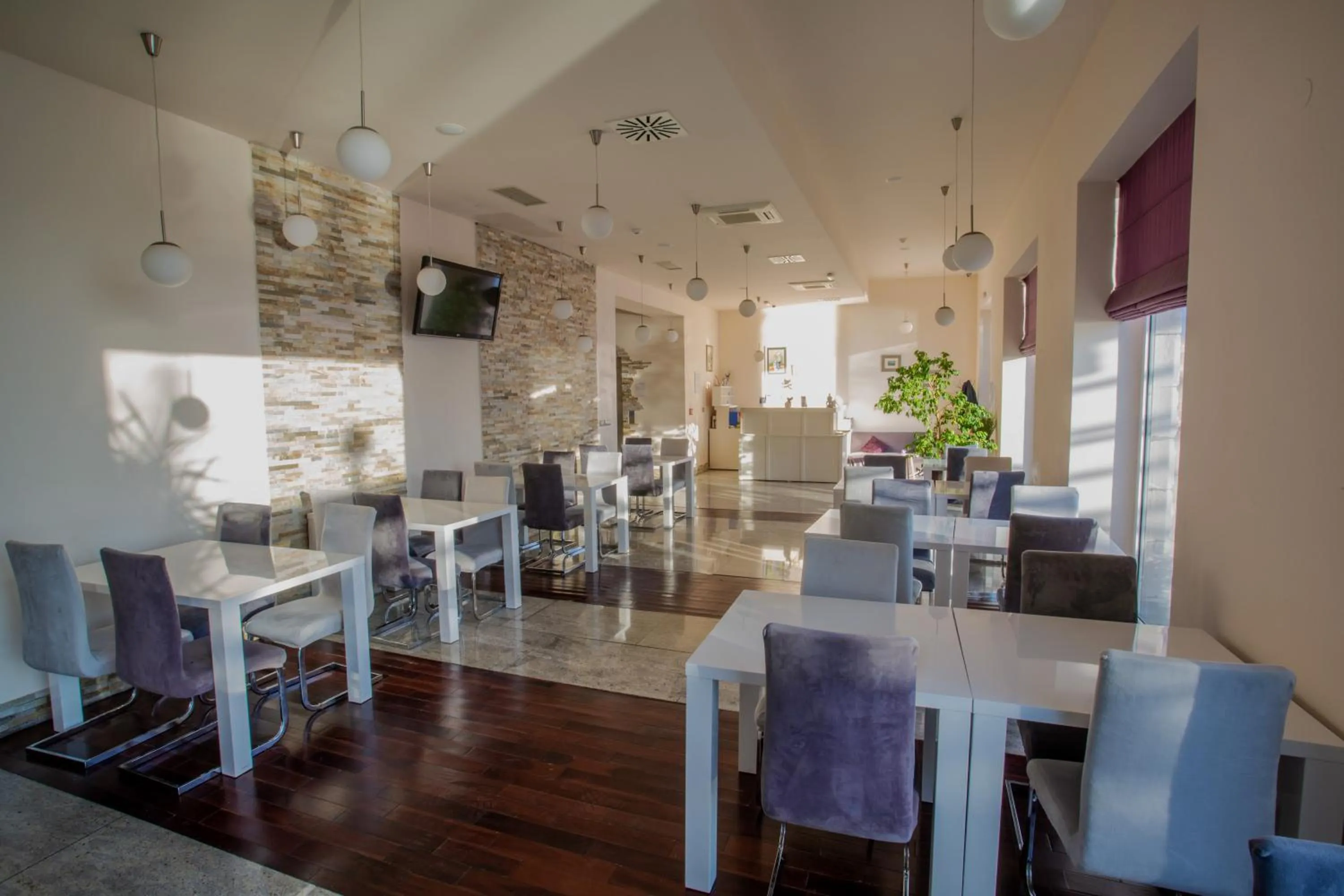 Restaurant/places to eat in Hotel Pleter