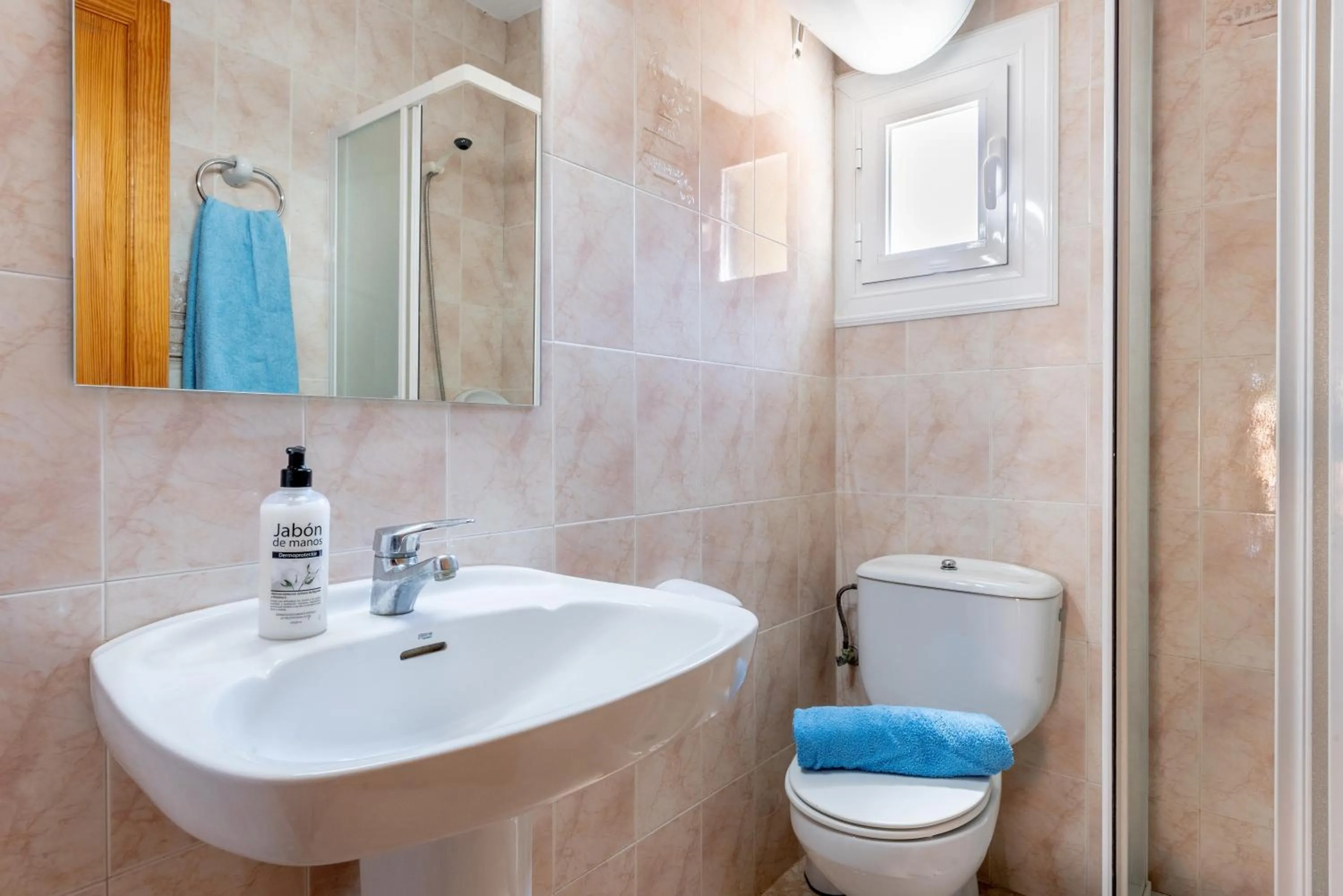 Bathroom in Villa Del Mar Mondrago