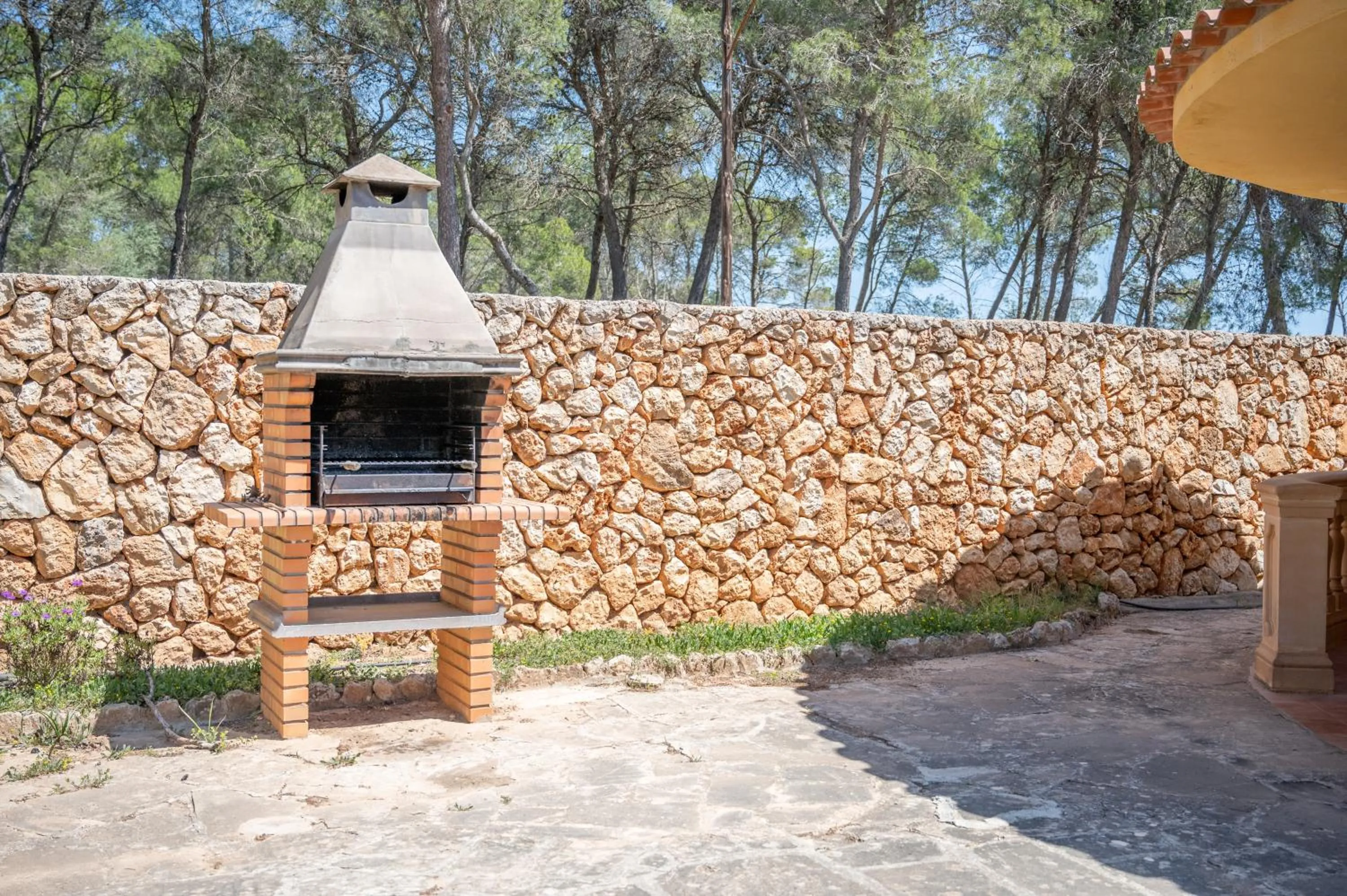 Property building in Villa Del Mar Mondrago