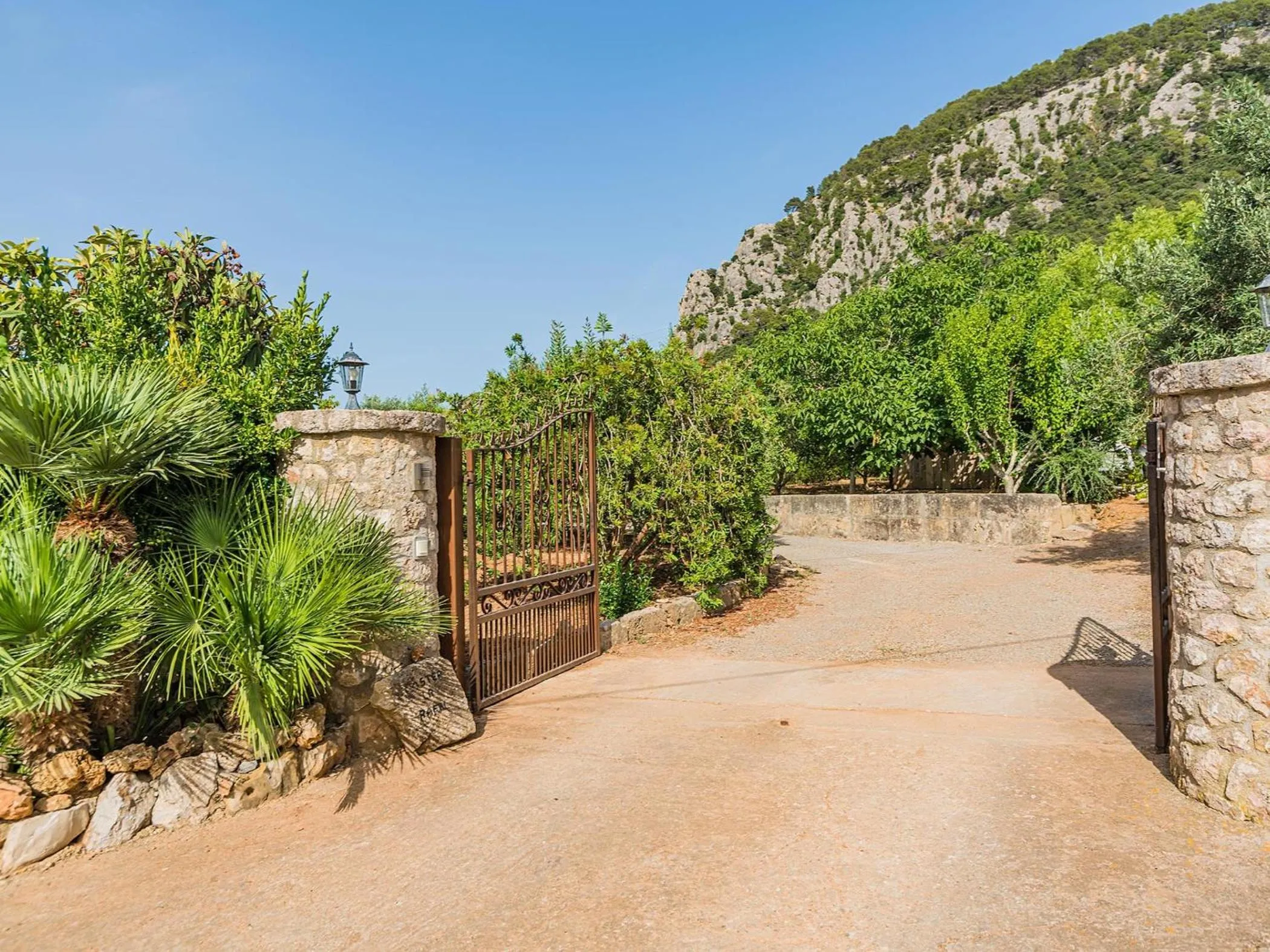 Villa Es Coste Rafal By SunVillas Mallorca