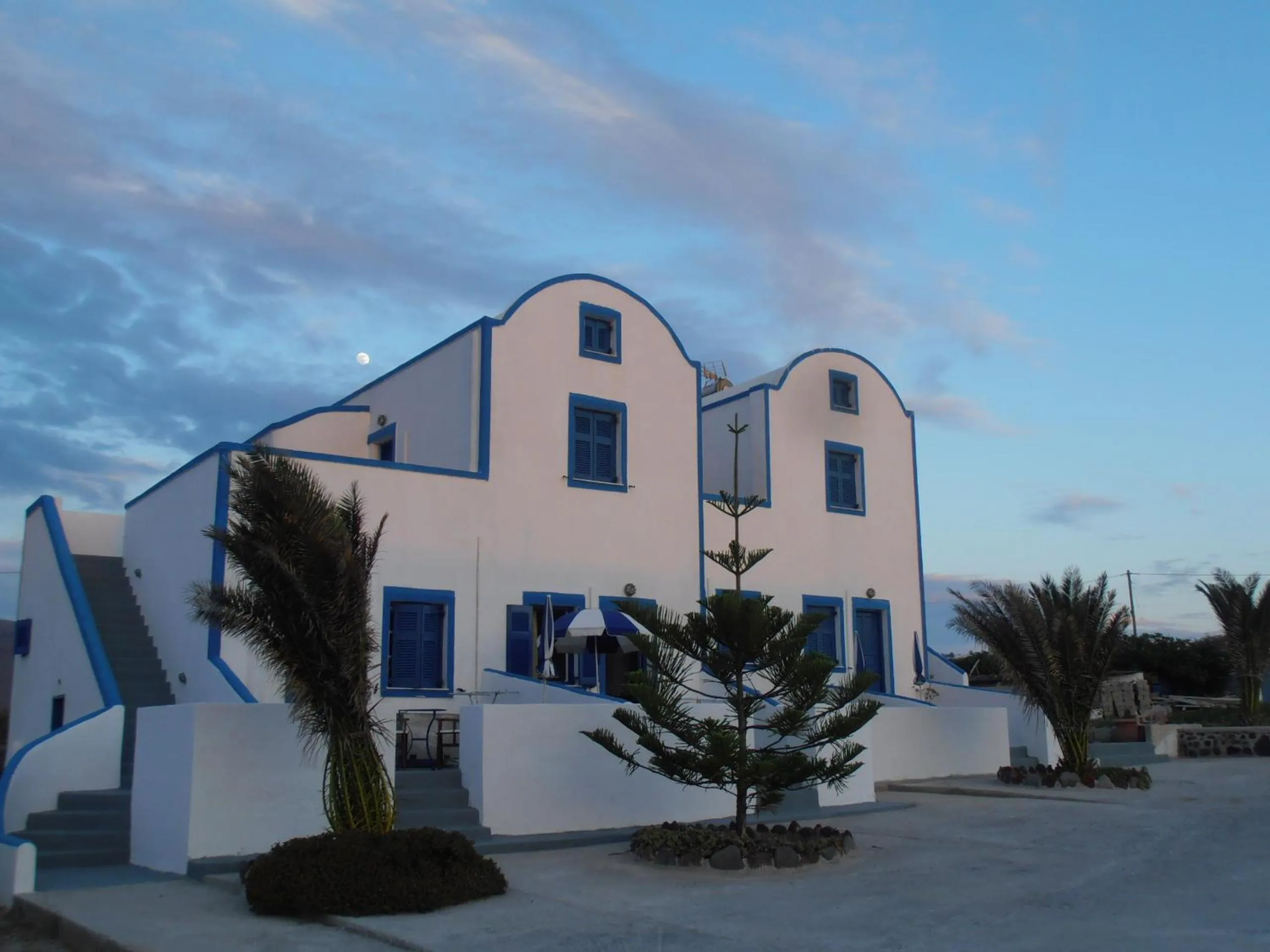 Property building in Hotel Paradisos Oia